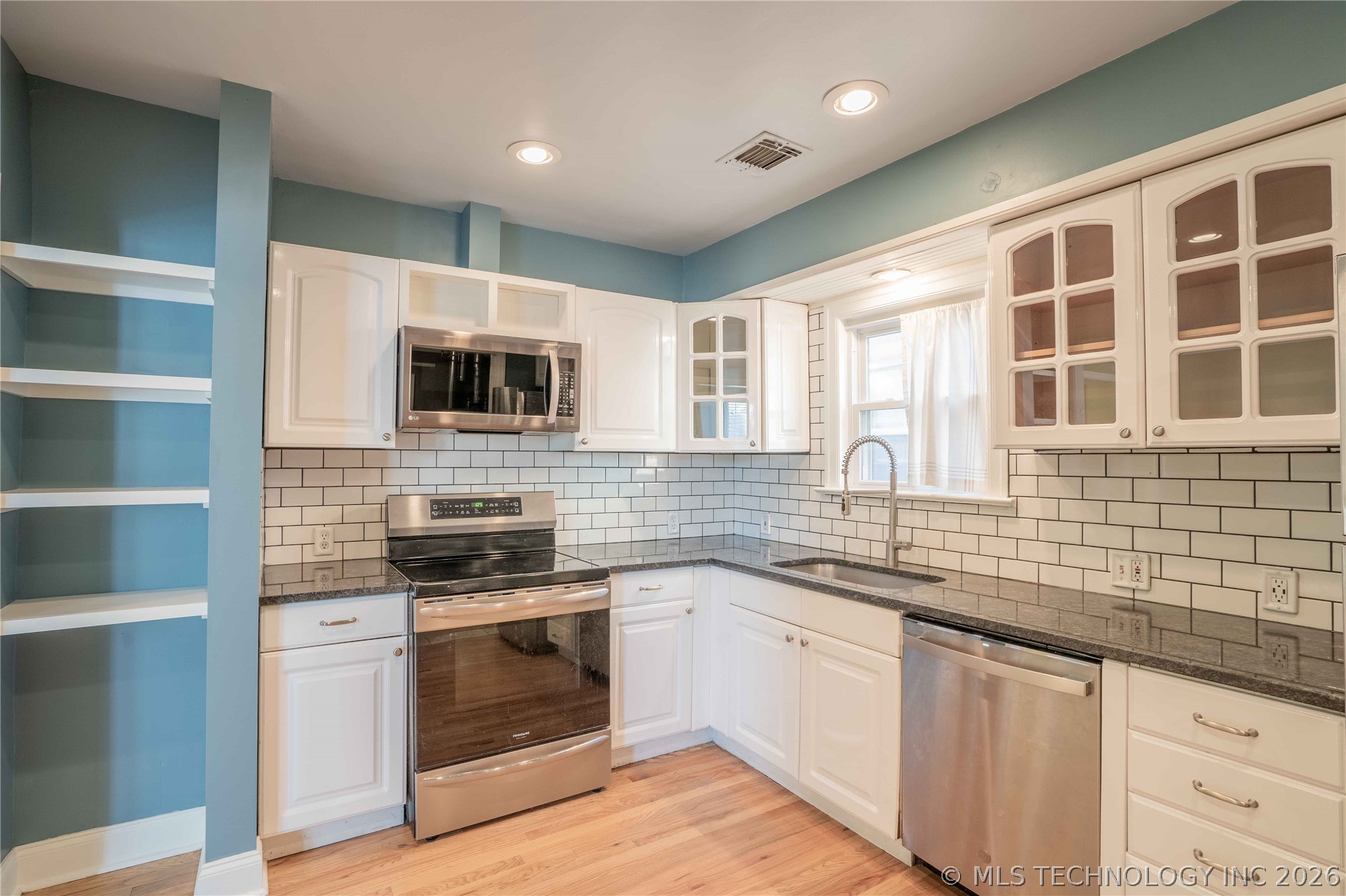 1535 S Atlanta Avenue Property Photo 8