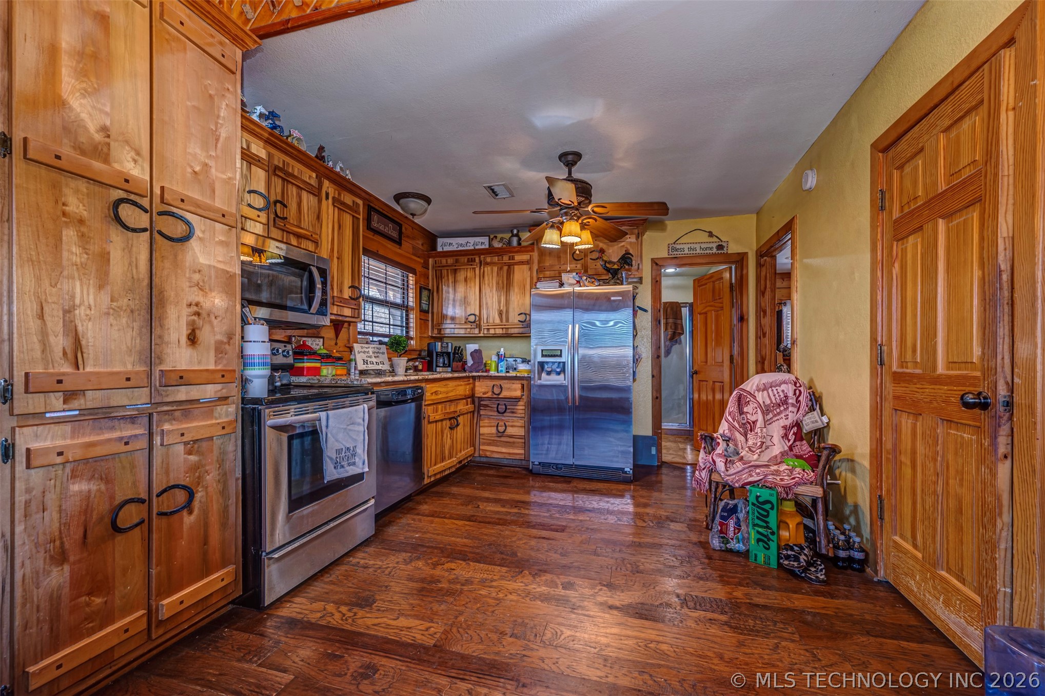 681 House Creek Property Photo 14