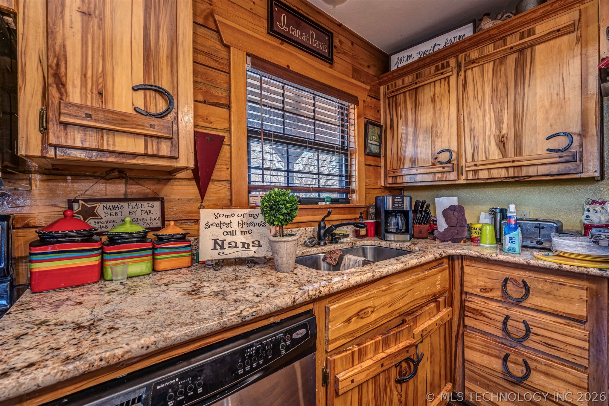 681 House Creek Property Photo 15