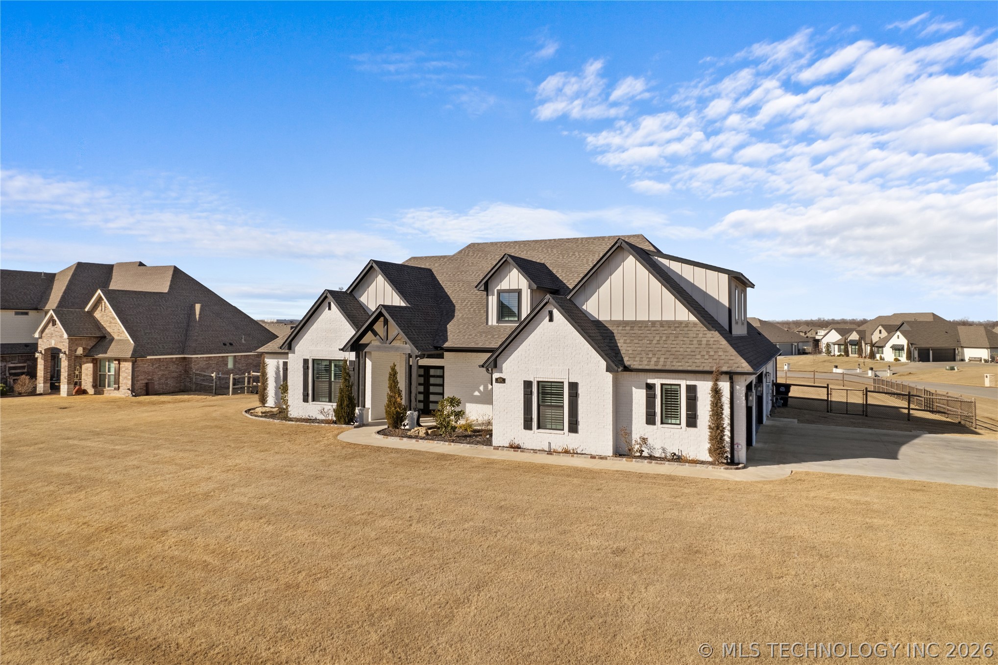 8202 N 150th East Avenue Property Photo 3