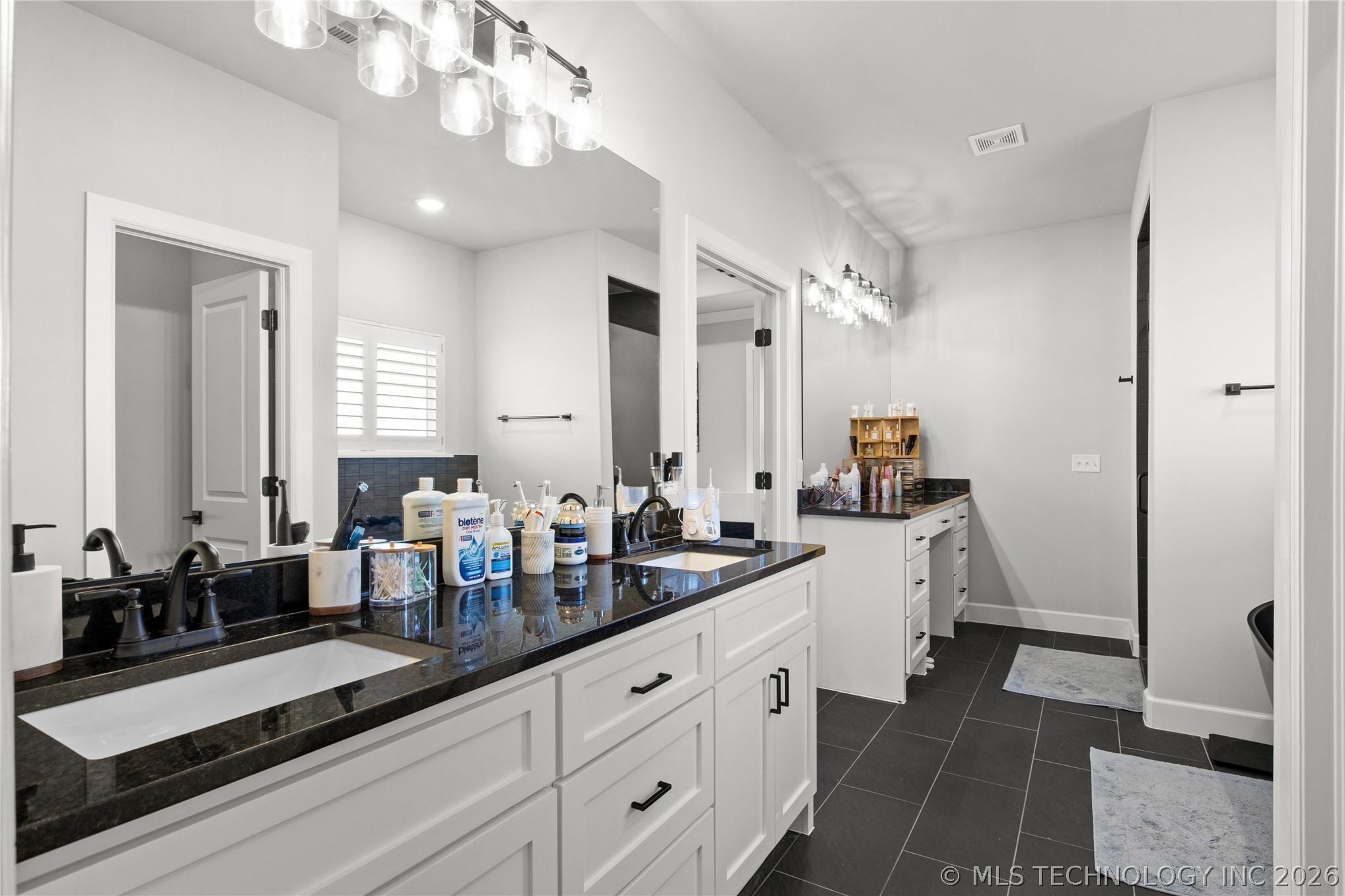 8202 N 150th East Avenue Property Photo 52