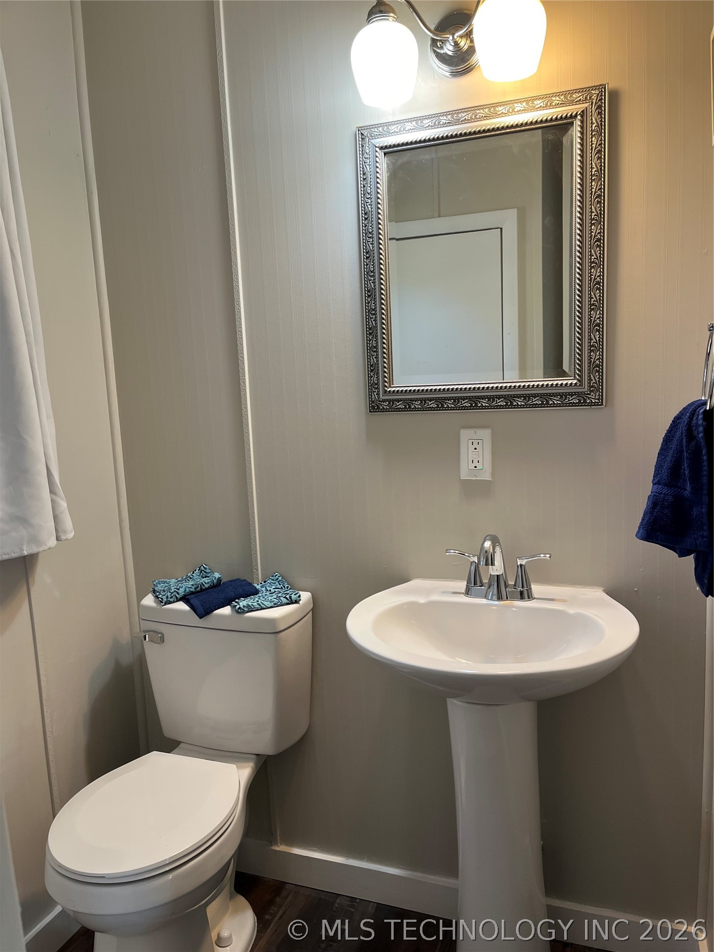 205 Park Place S Property Photo 54