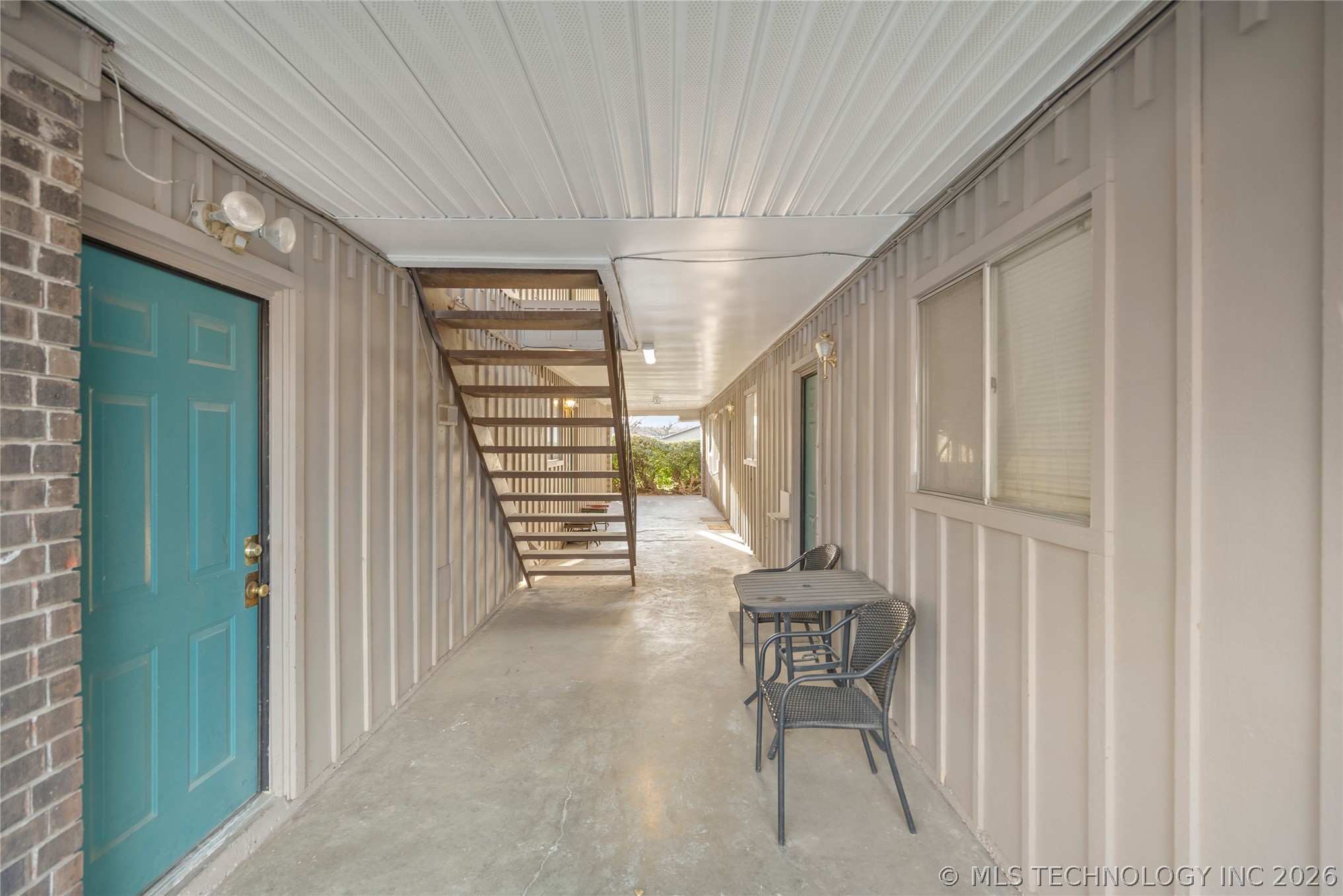 5623 S Quincy Avenue Property Photo 6