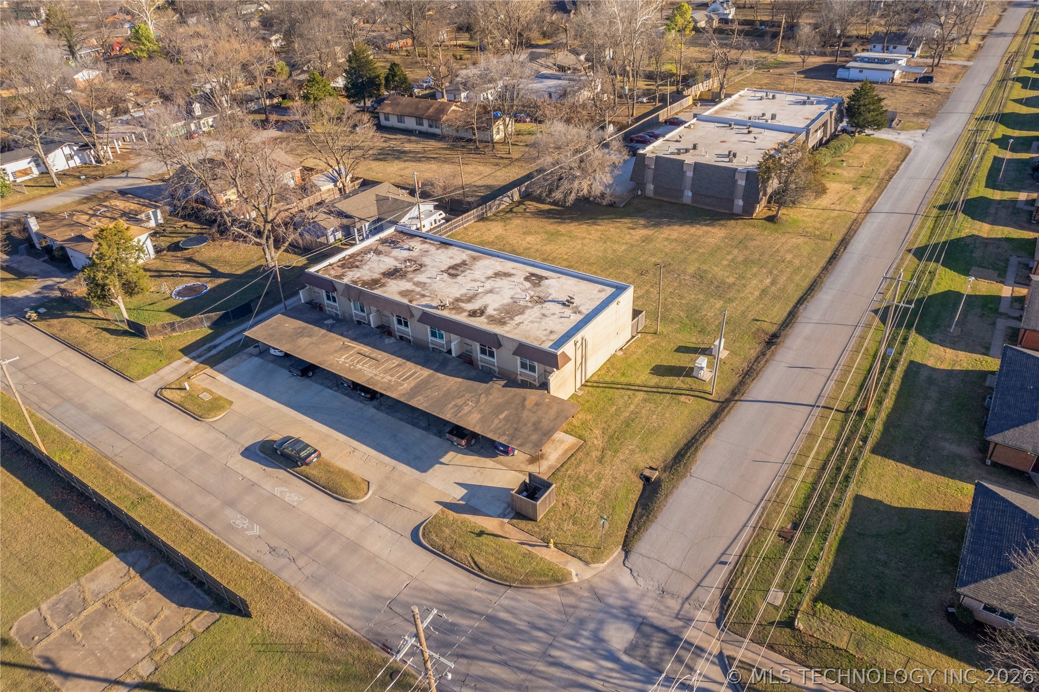 5623 S Quincy Avenue Property Photo 8