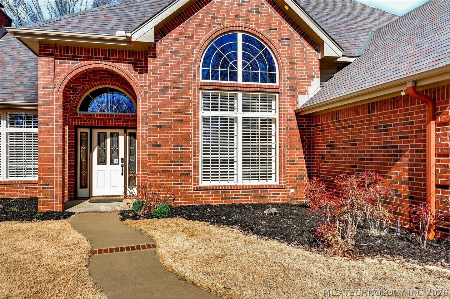 2501 Kingston Drive Property Photo 2