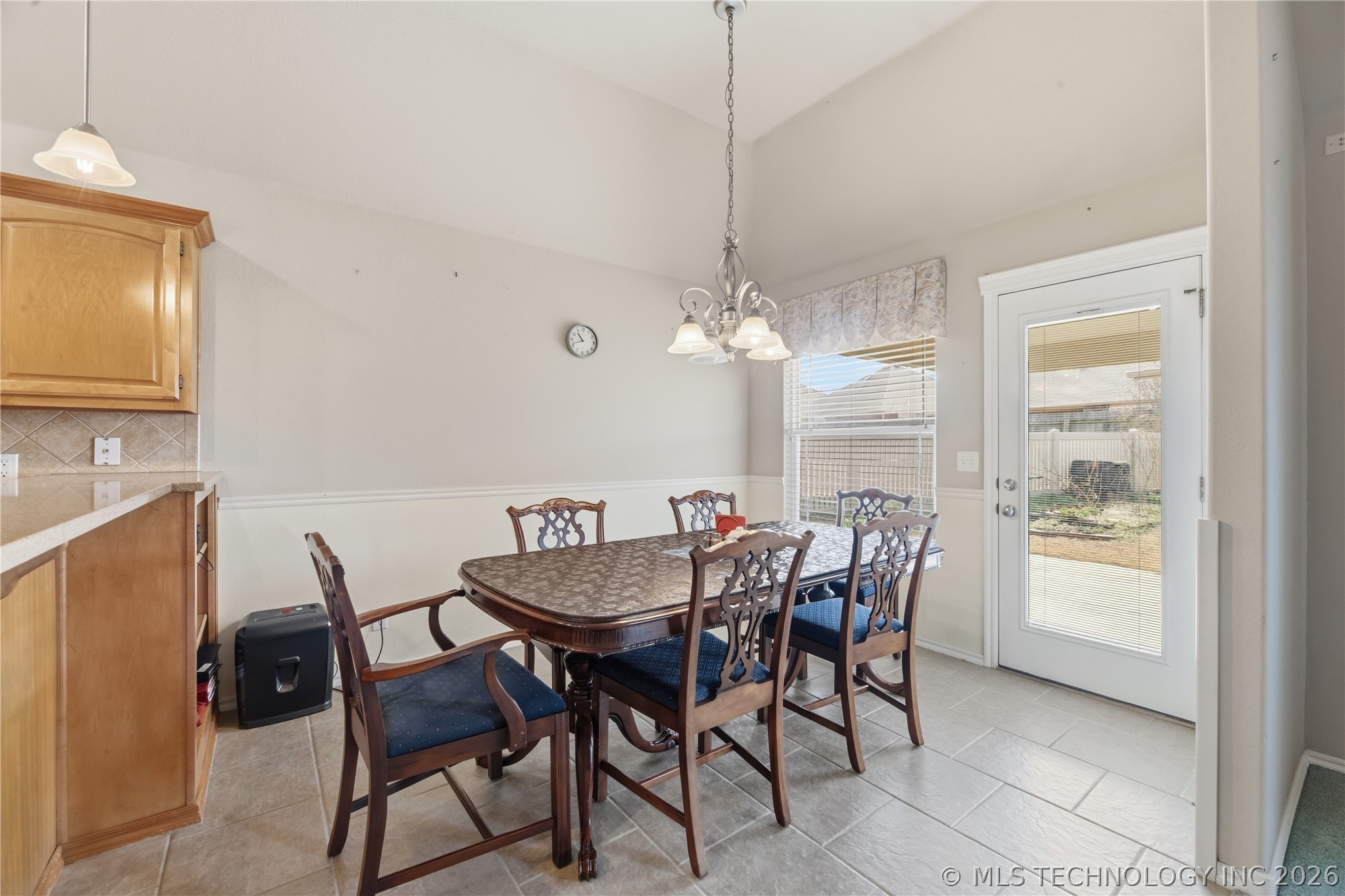 701 E Boston Street Property Photo 10