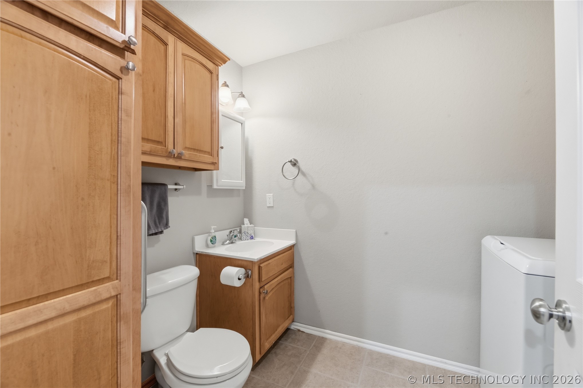 701 E Boston Street Property Photo 11