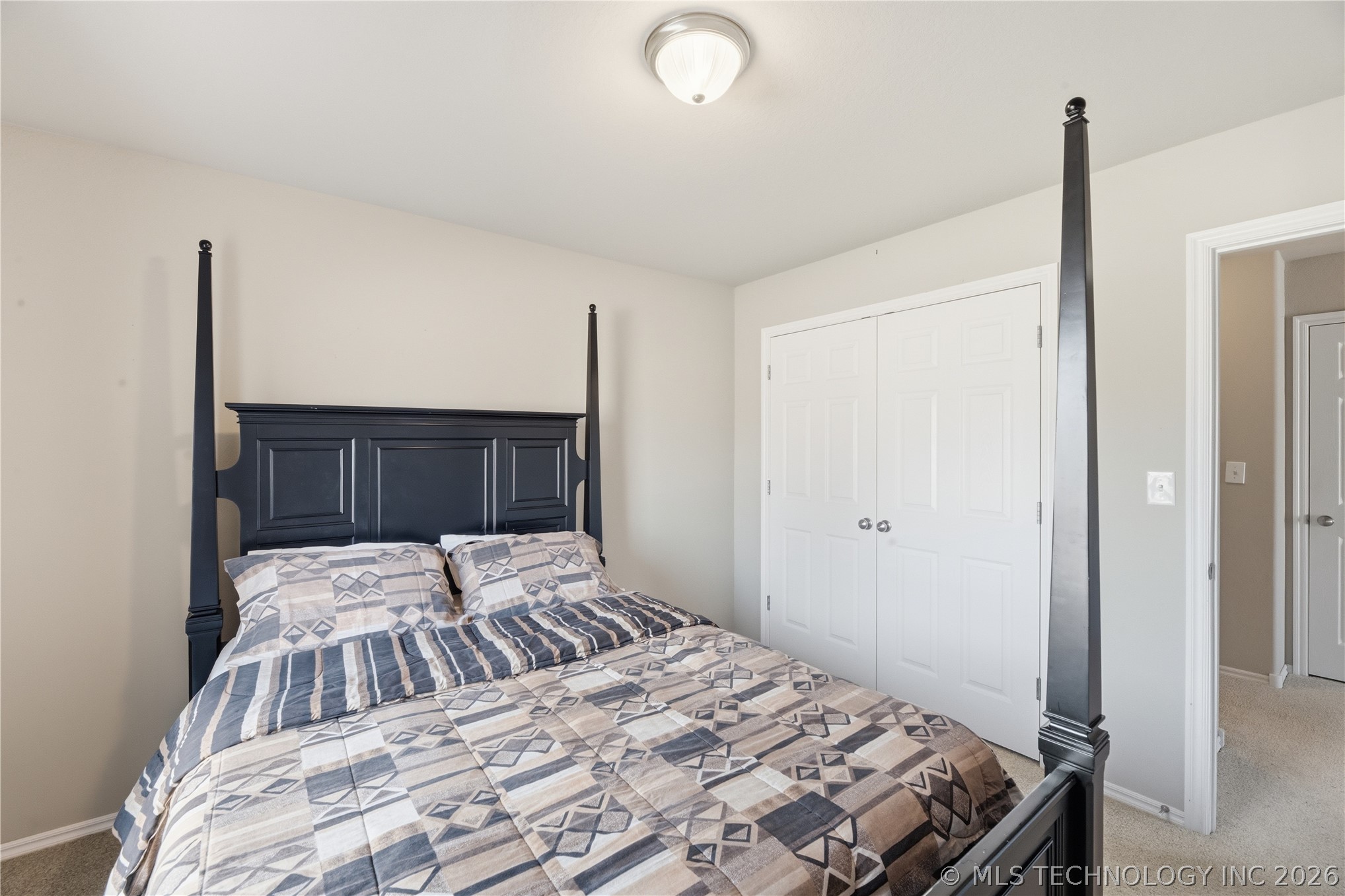 701 E Boston Street Property Photo 23