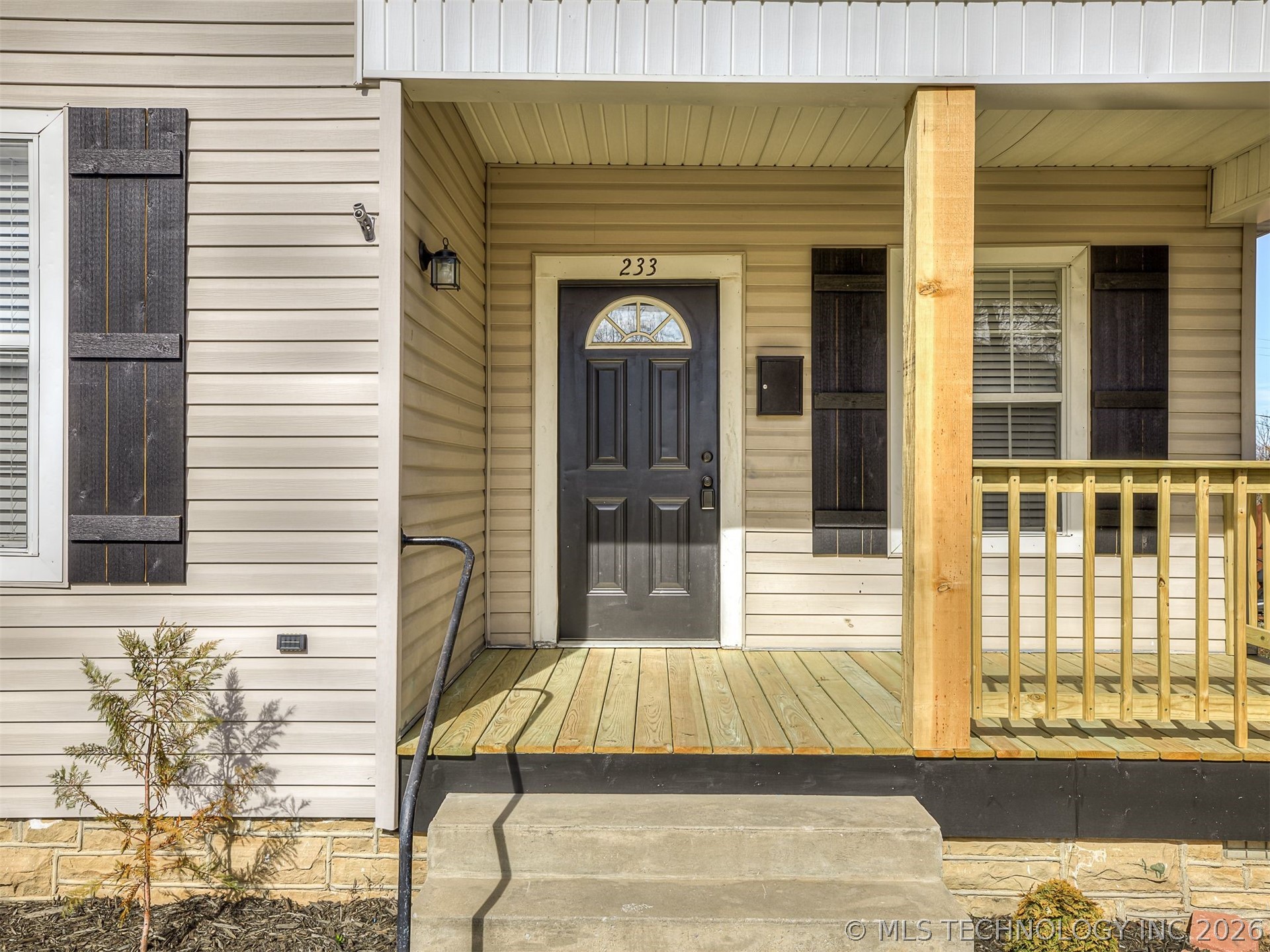 233 W Adams Avenue Property Photo 3