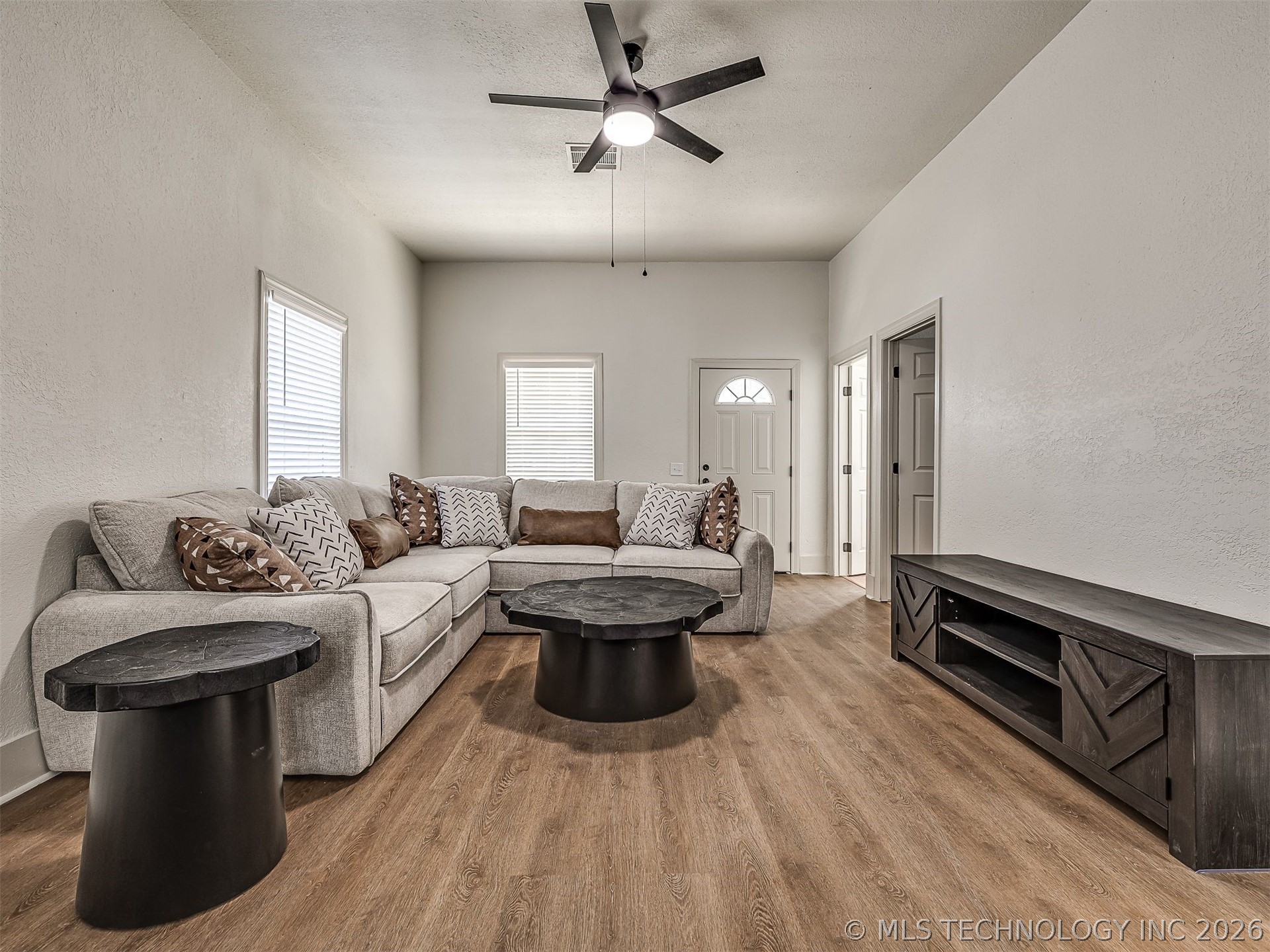 233 W Adams Avenue Property Photo 6