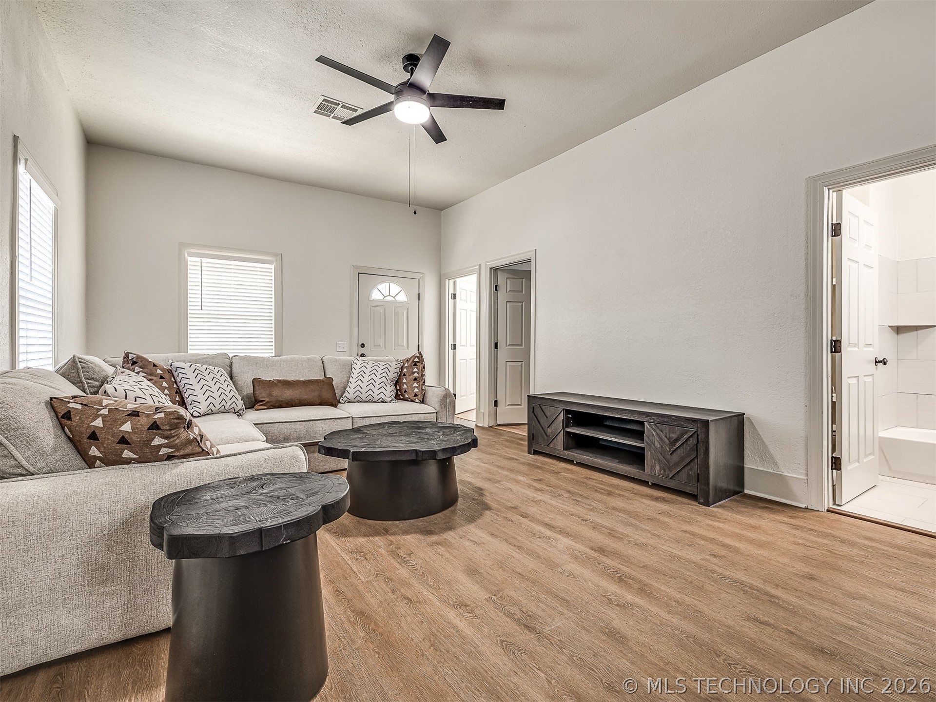 233 W Adams Avenue Property Photo 7