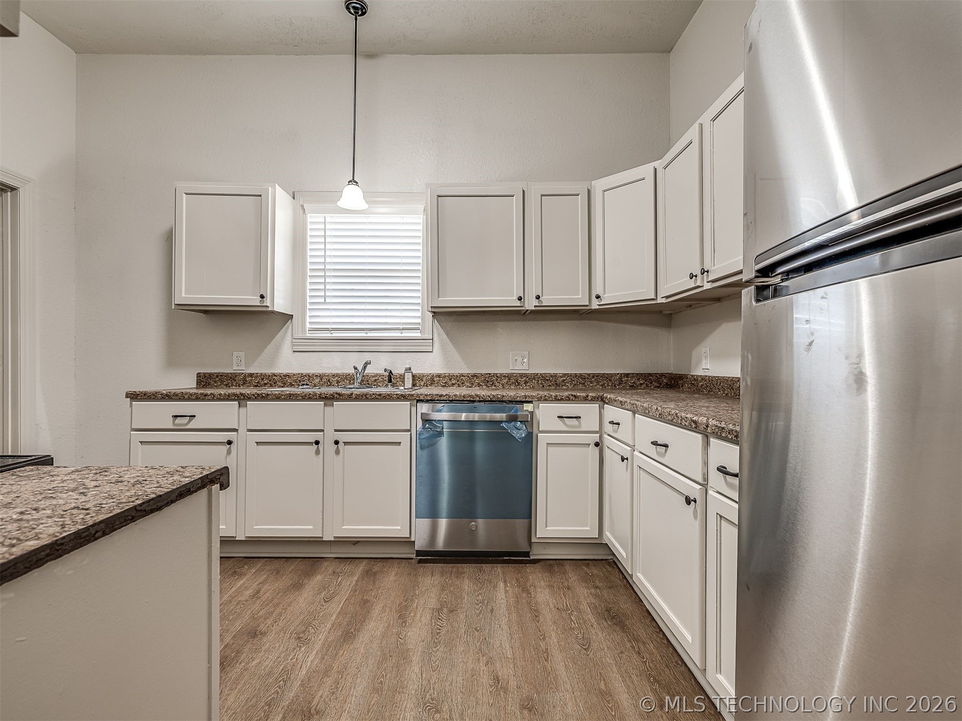 233 W Adams Avenue Property Photo 10