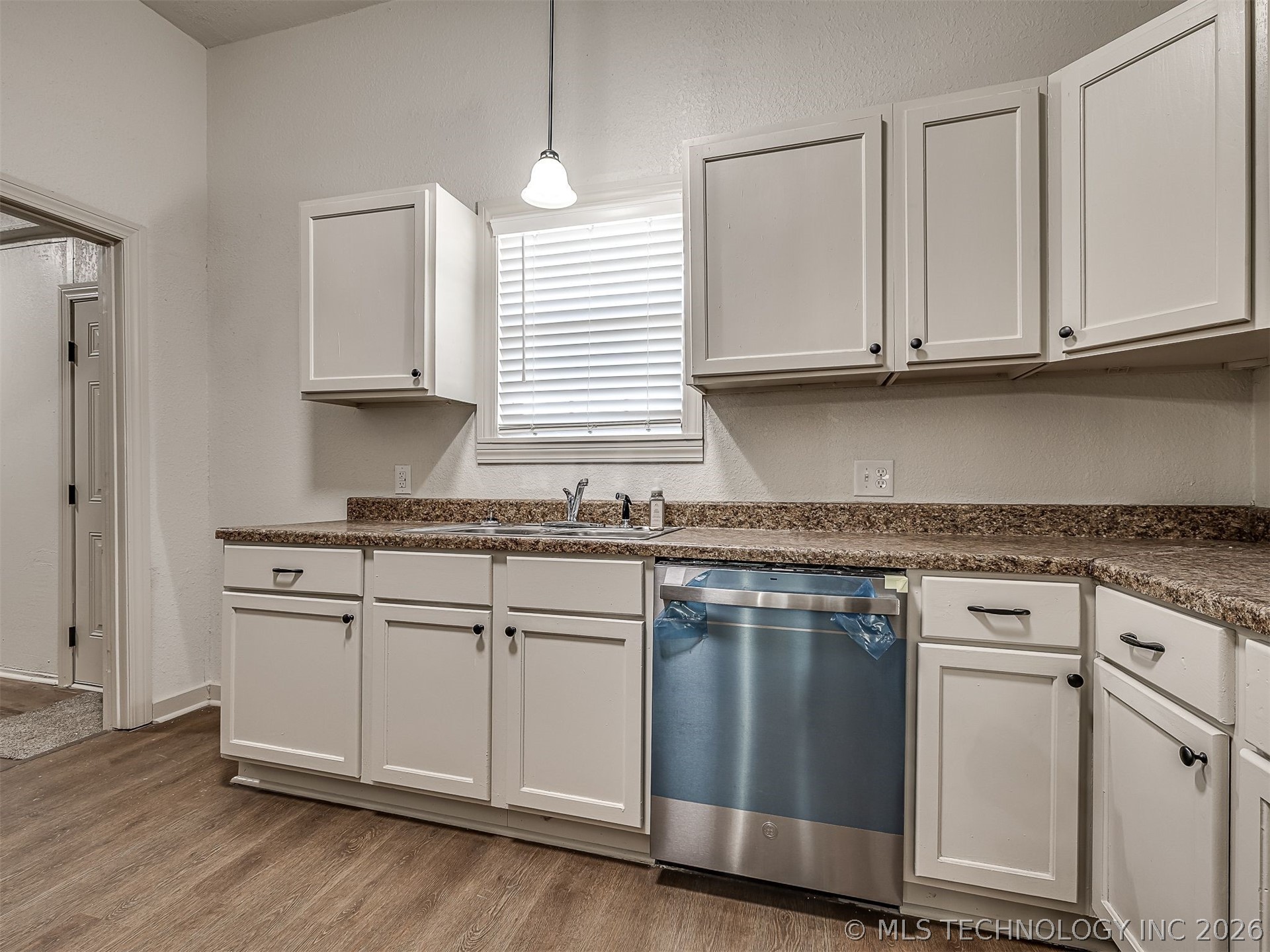 233 W Adams Avenue Property Photo 11