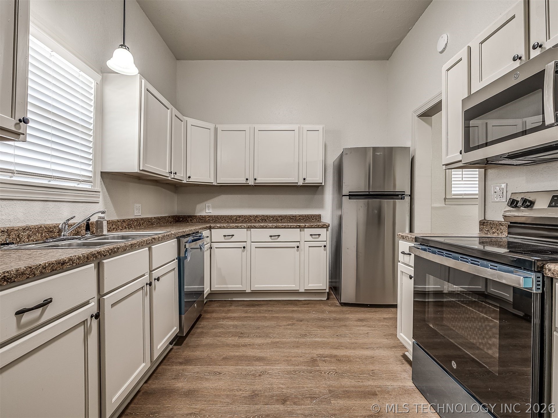 233 W Adams Avenue Property Photo 13