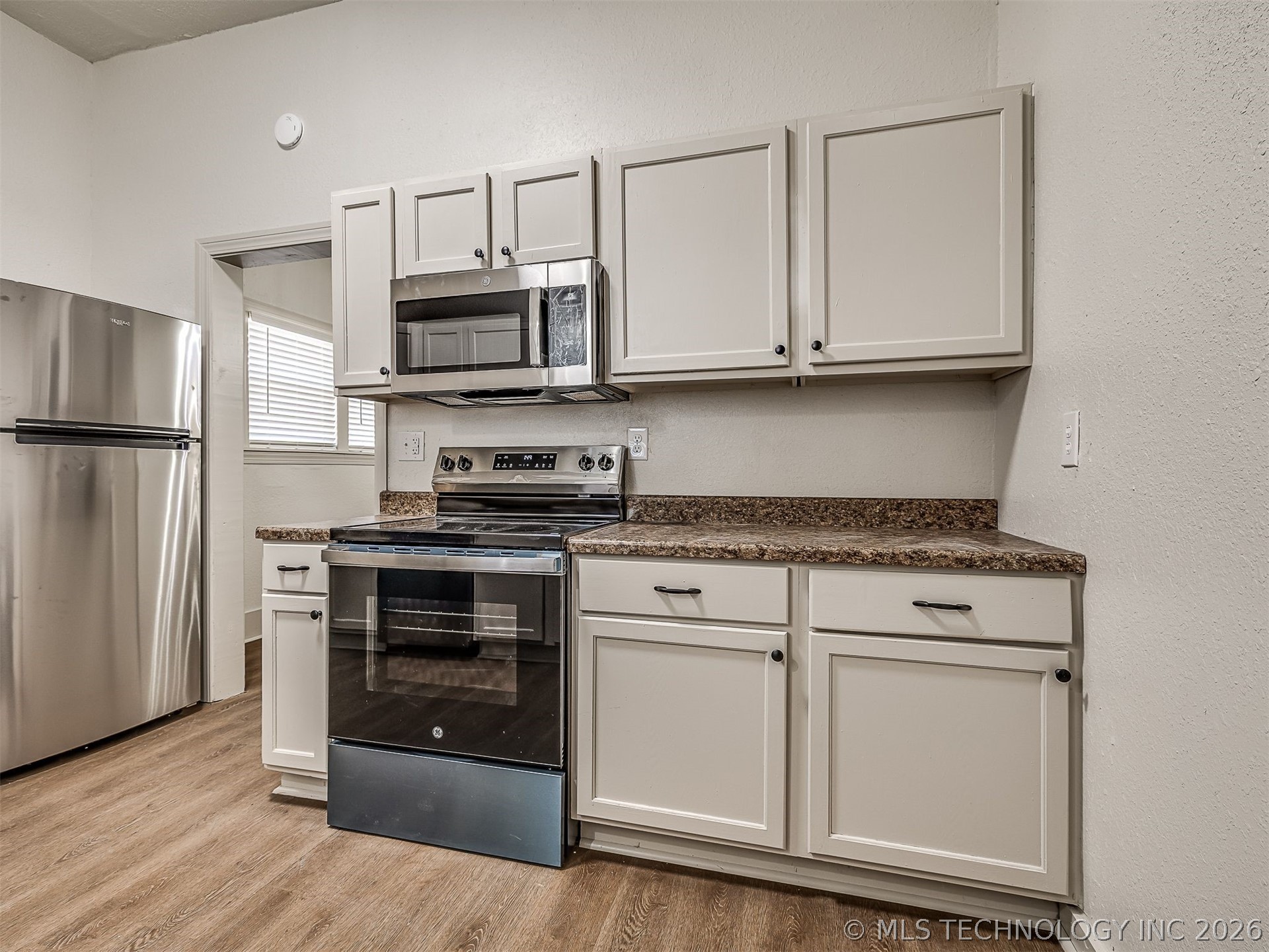 233 W Adams Avenue Property Photo 14