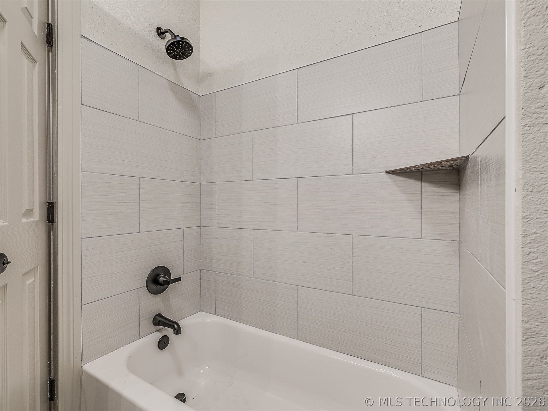 233 W Adams Avenue Property Photo 15