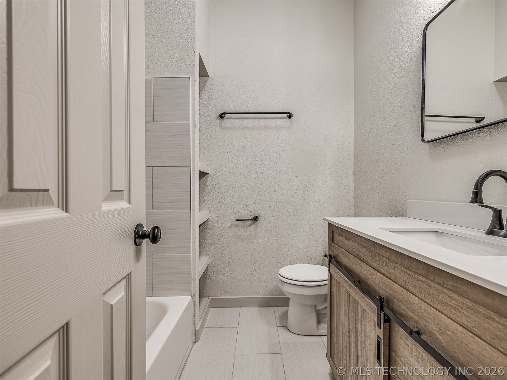 233 W Adams Avenue Property Photo 19