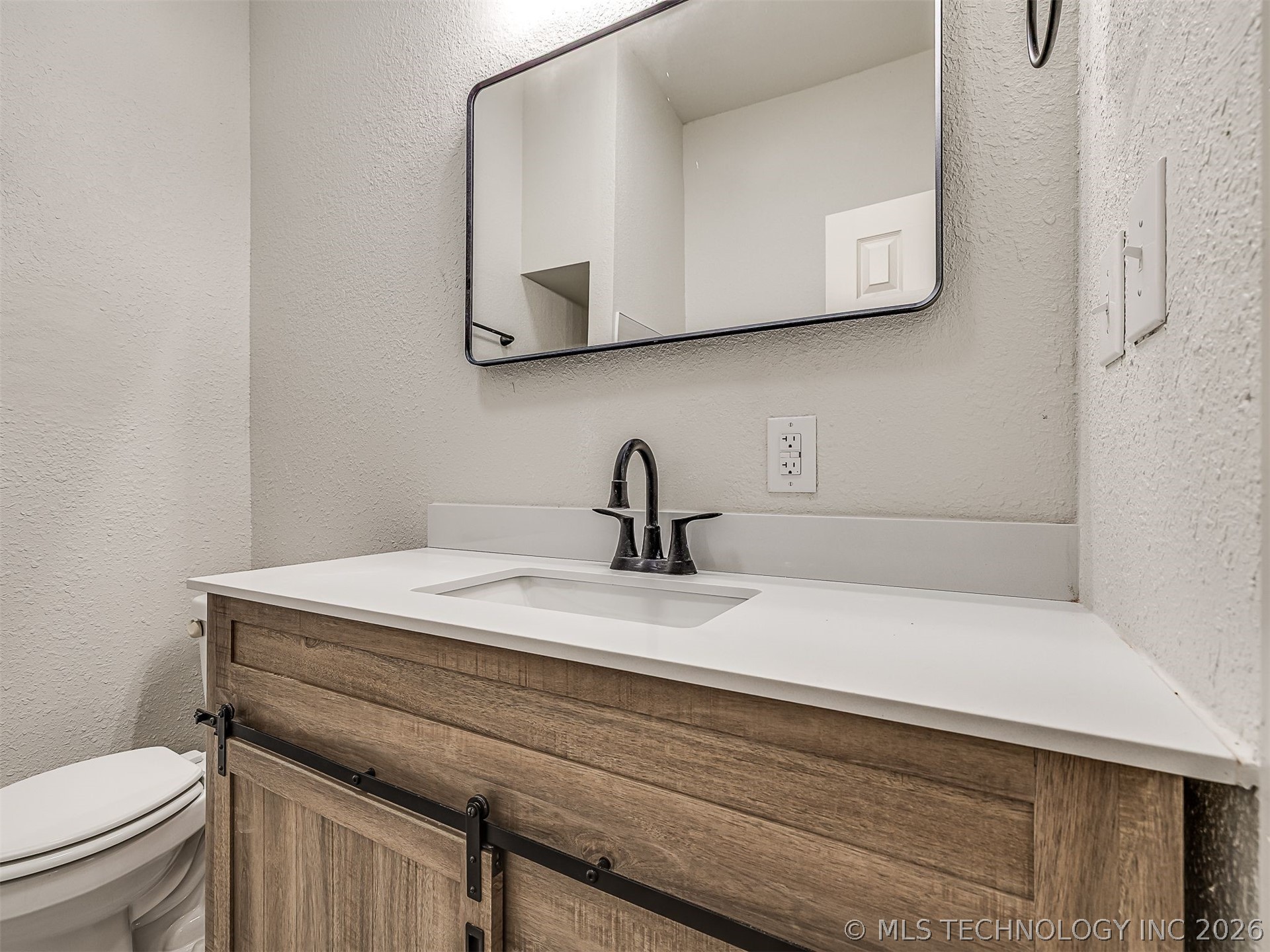 233 W Adams Avenue Property Photo 20