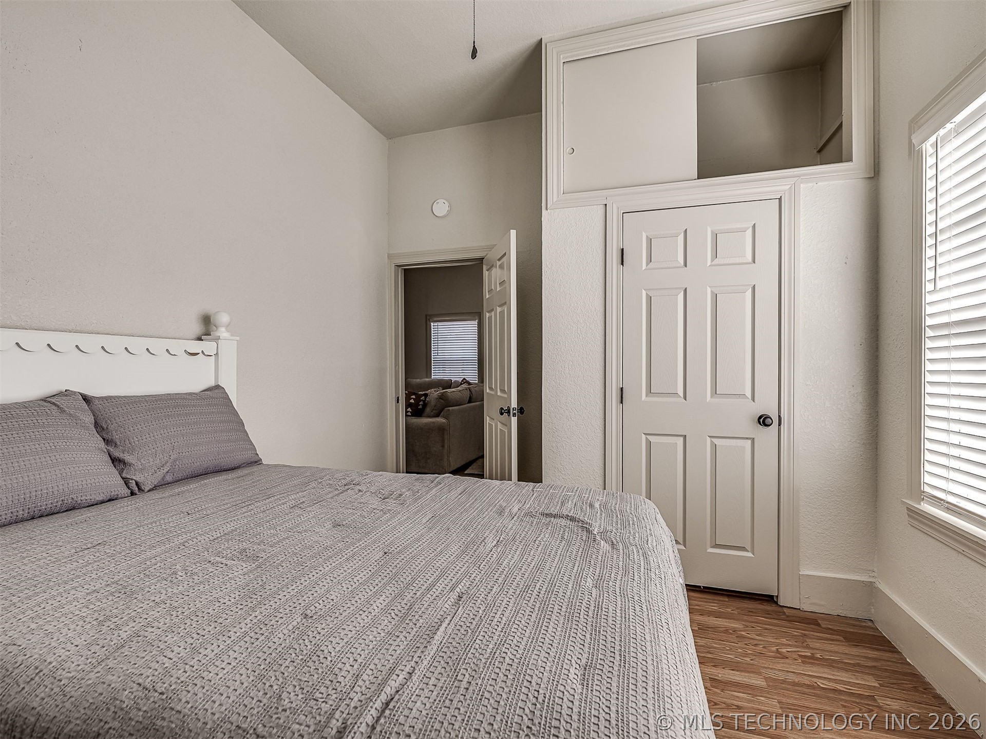 233 W Adams Avenue Property Photo 23