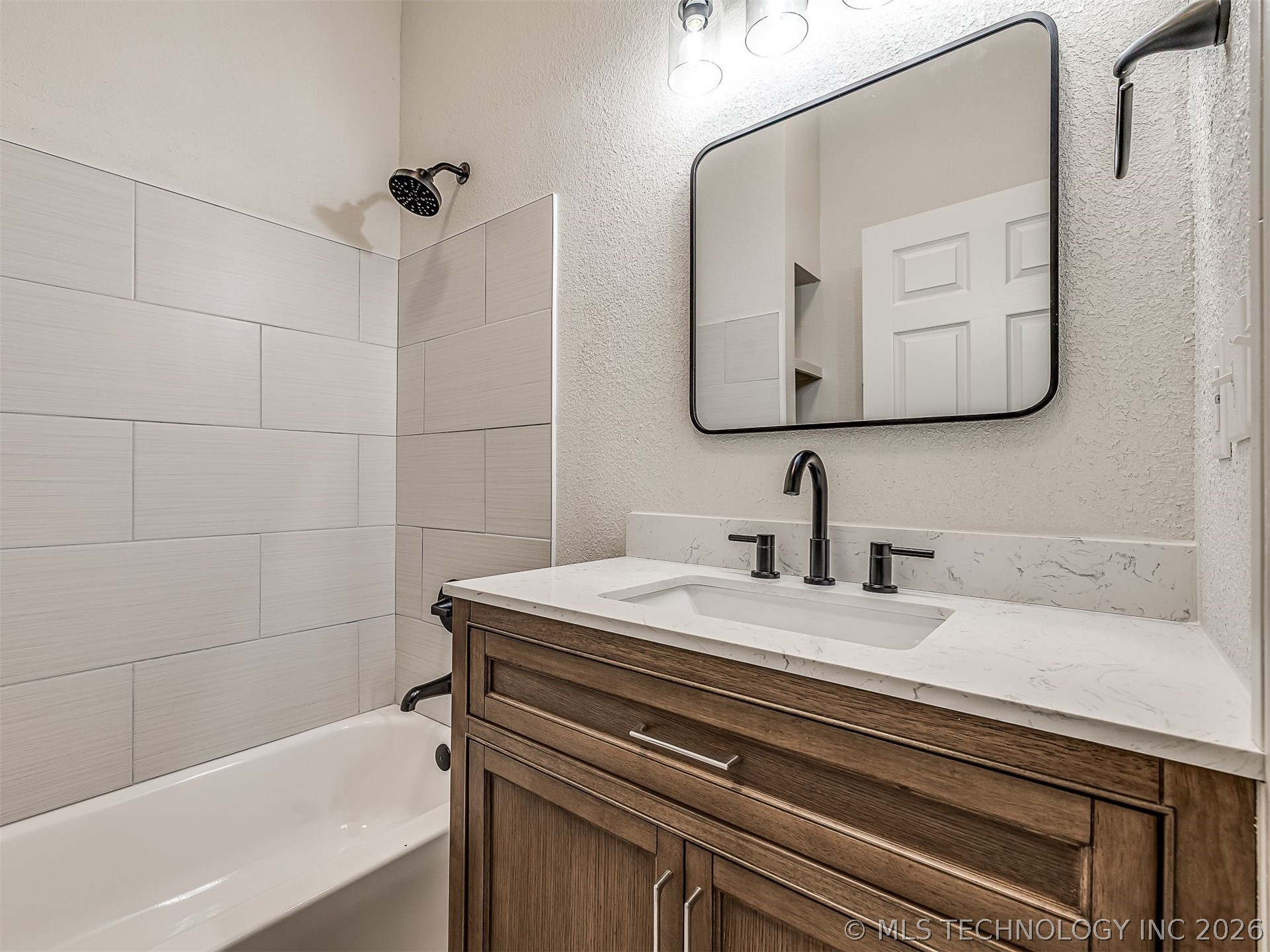 233 W Adams Avenue Property Photo 27