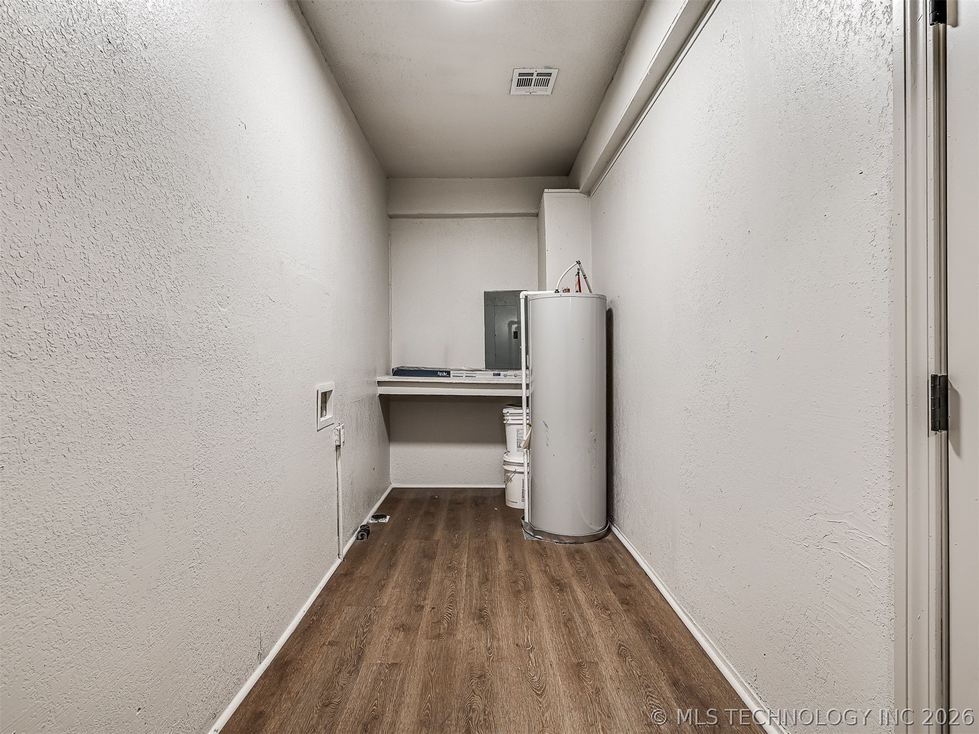 233 W Adams Avenue Property Photo 29