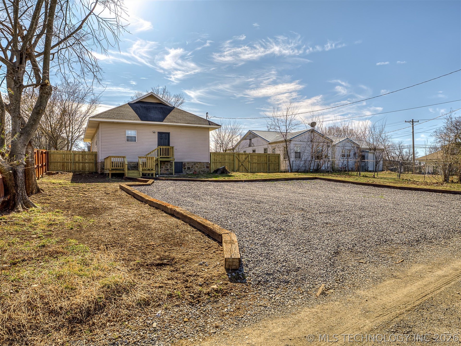 233 W Adams Avenue Property Photo 33