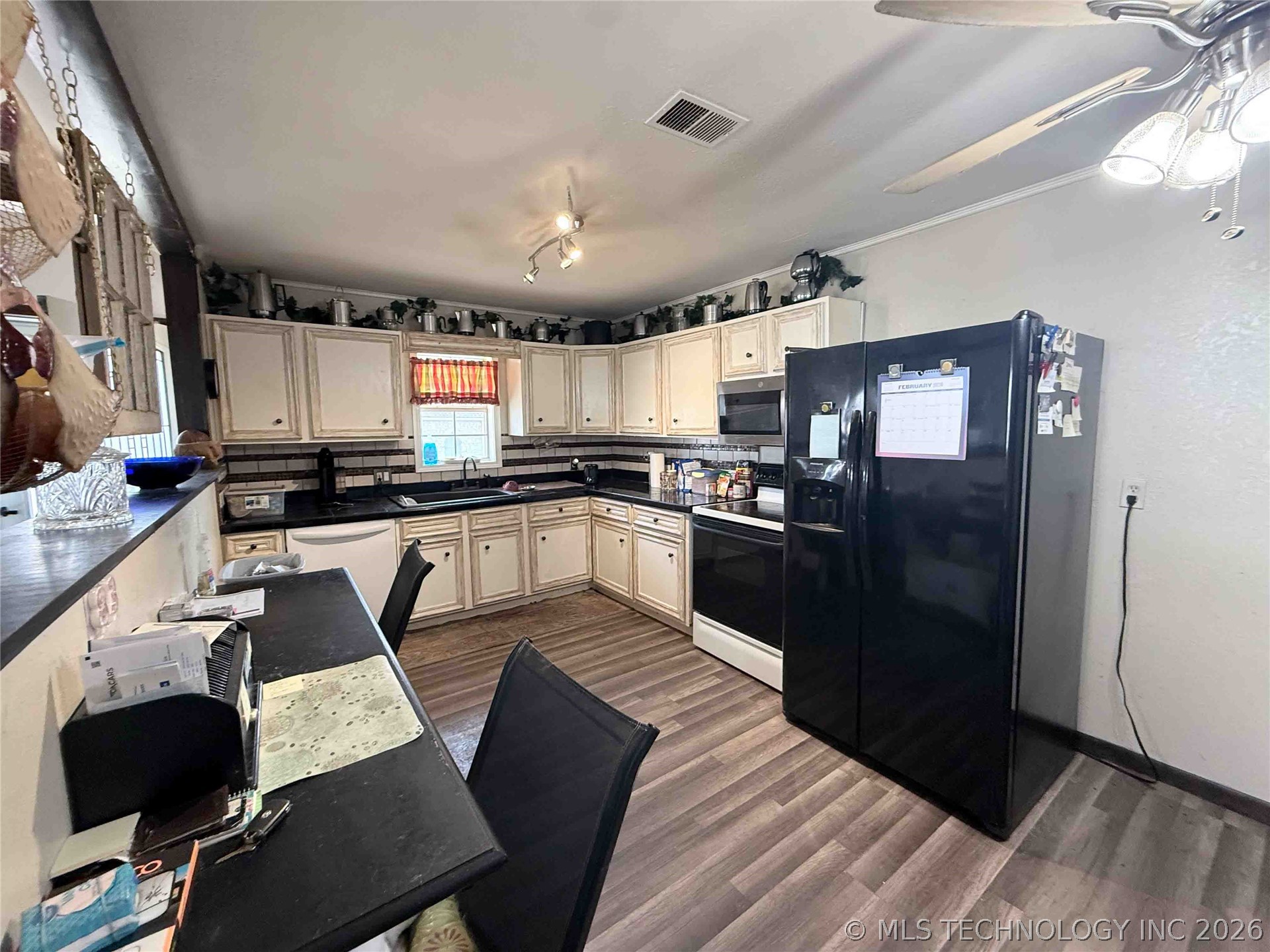 402 N Grant Avenue Property Photo 3