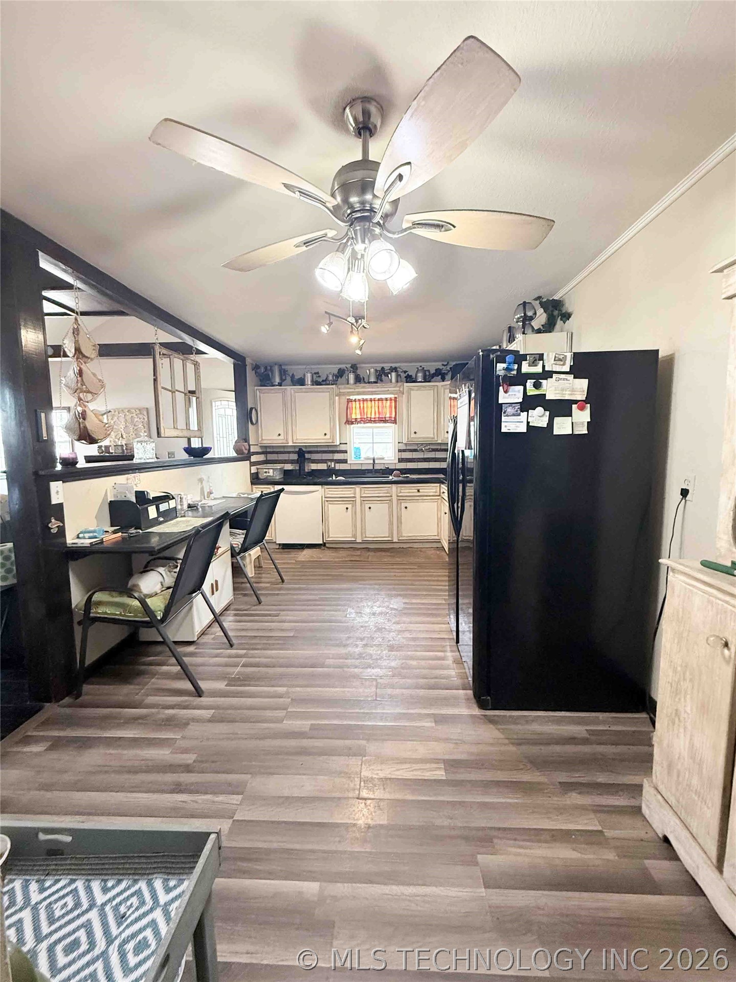 402 N Grant Avenue Property Photo 5