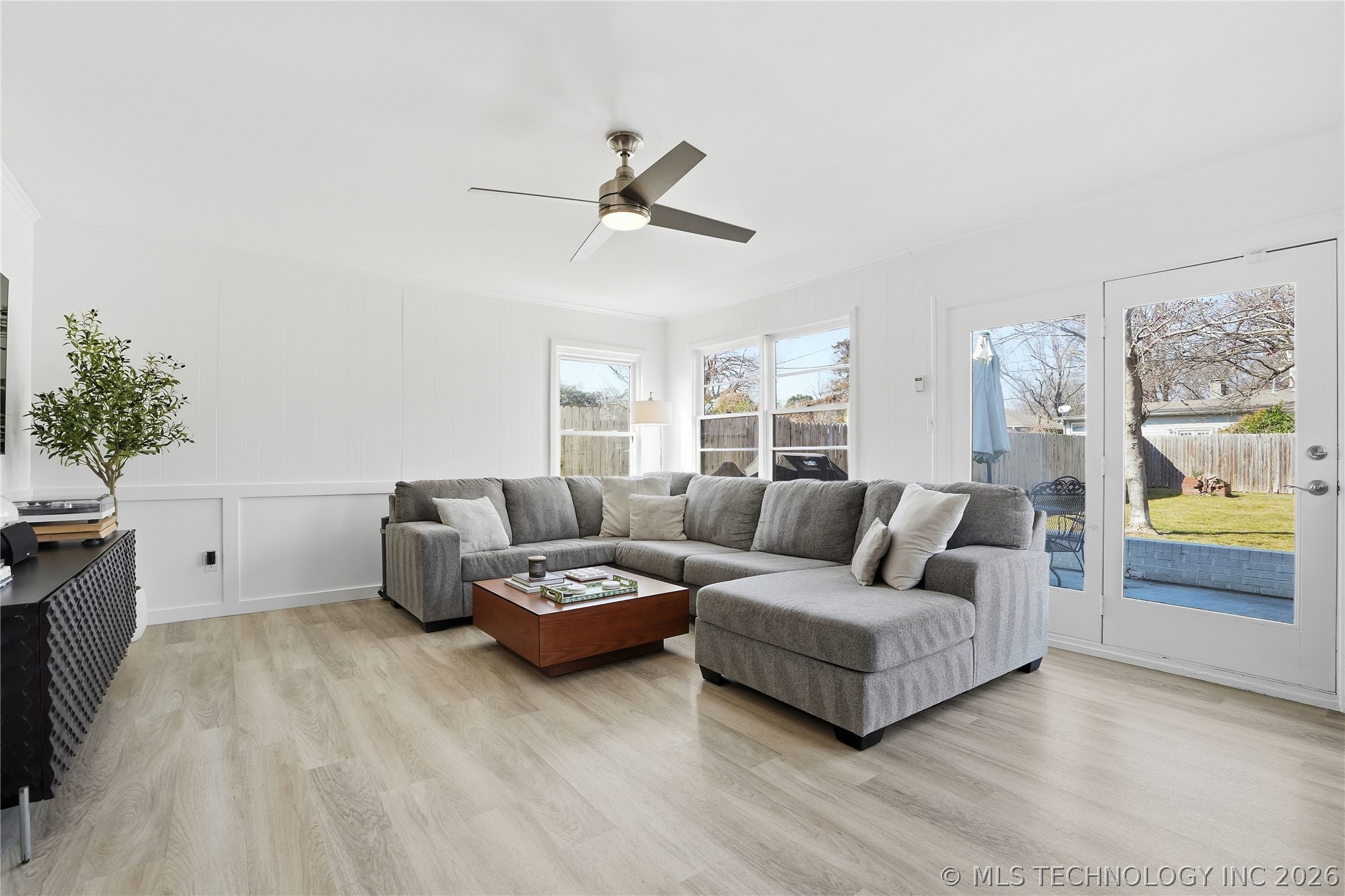 4123 E 37th Place Property Photo 18
