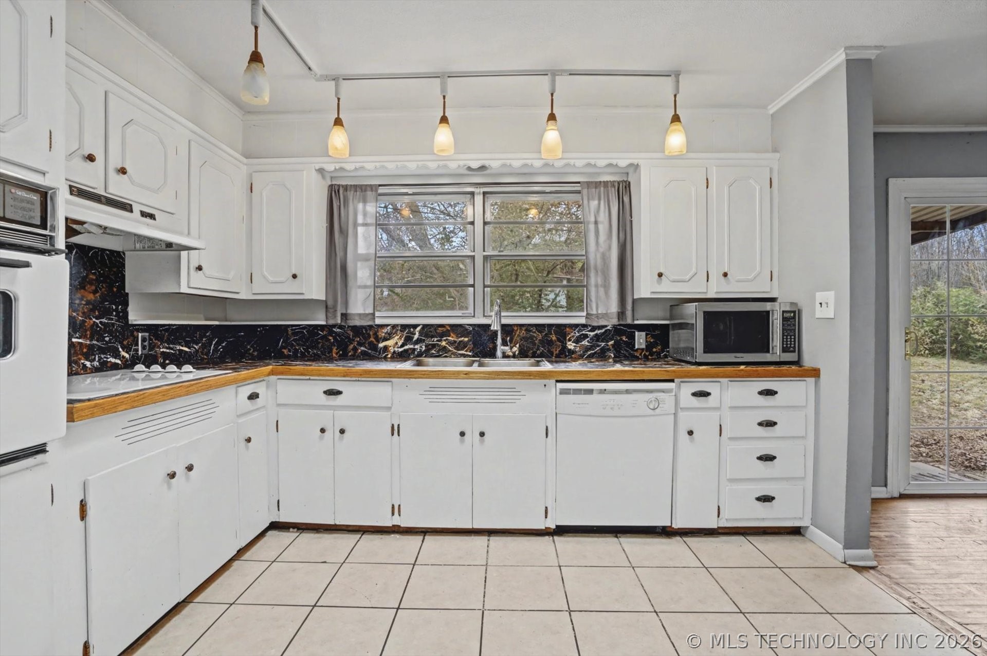 6717 E 30th Street Property Photo 10