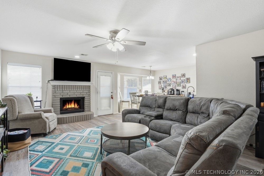622 W Redwood Street West Property Photo 6