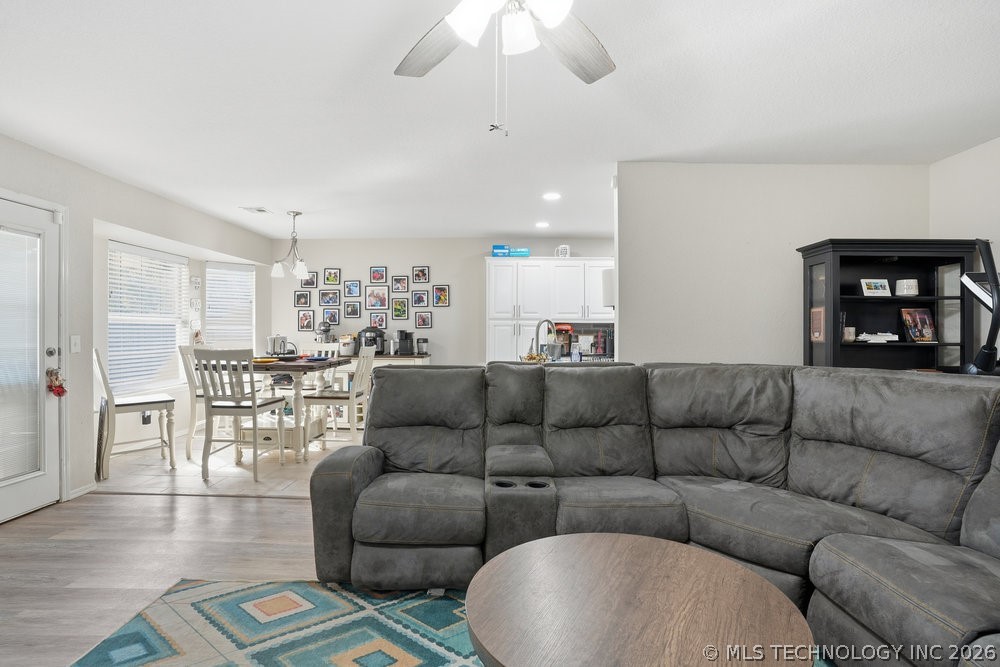 622 W Redwood Street West Property Photo 7