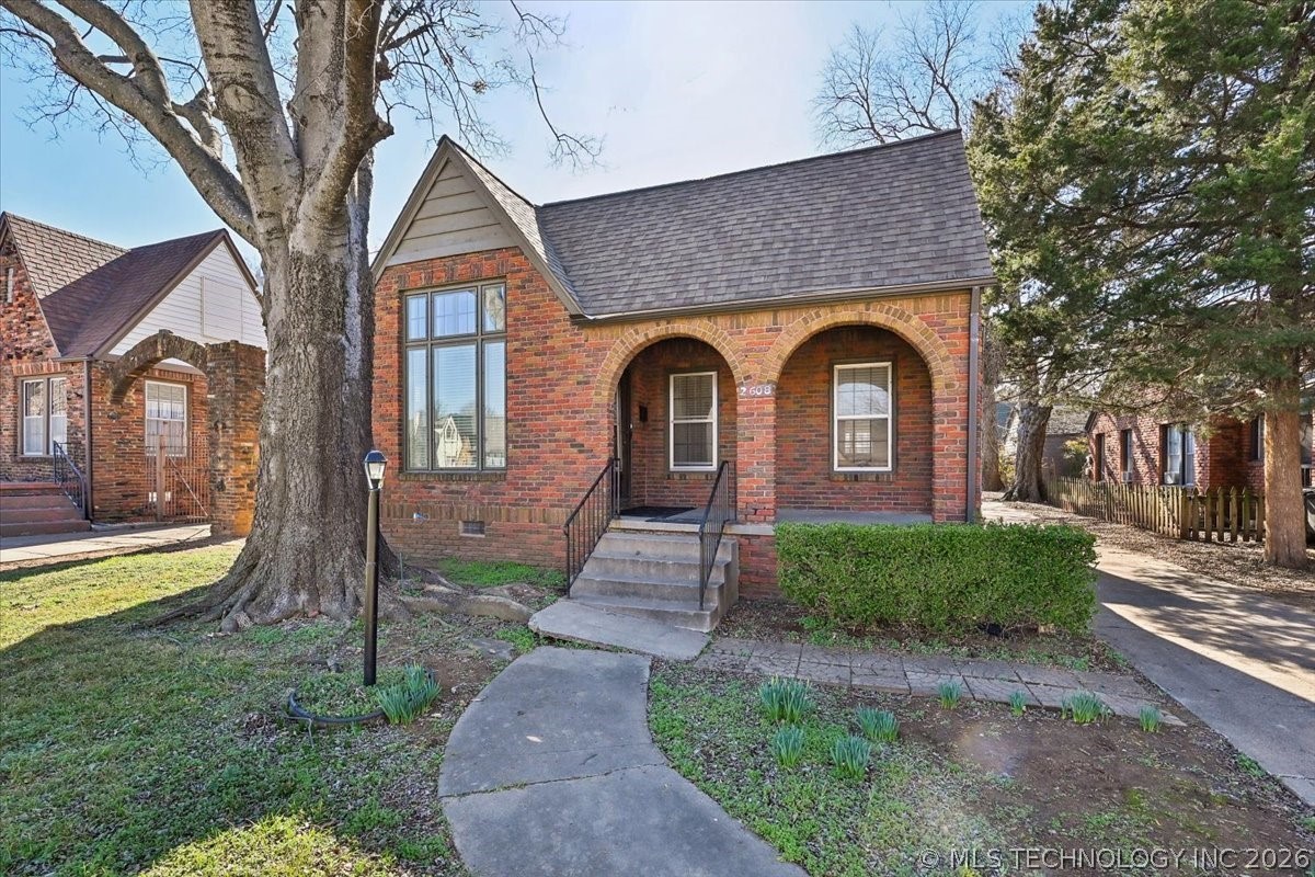 2608 E 13th Place Property Photo 2