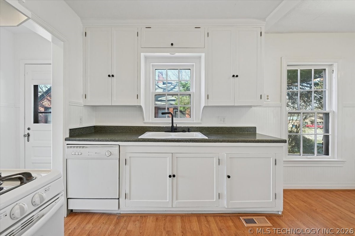 2608 E 13th Place Property Photo 17