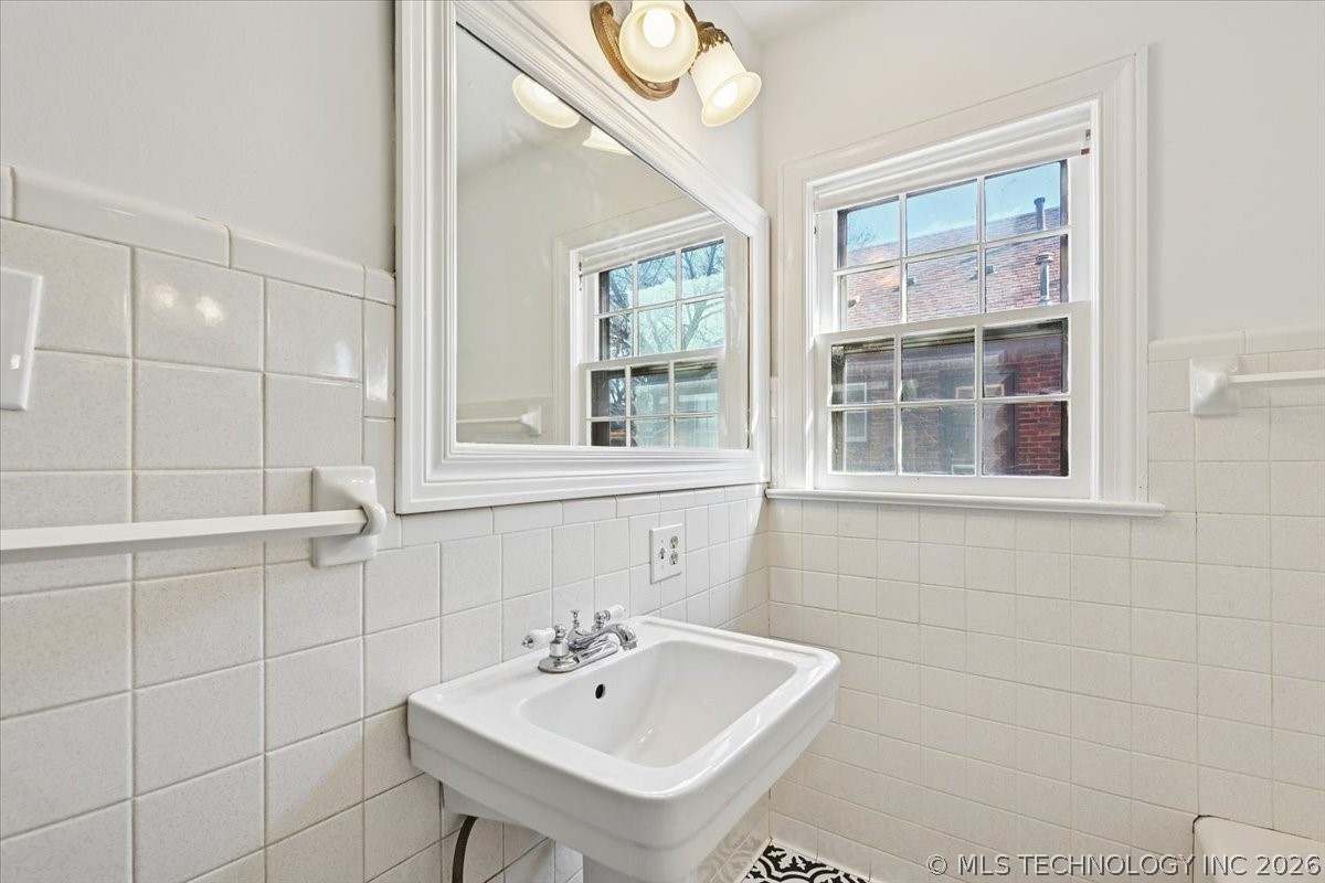 2608 E 13th Place Property Photo 25