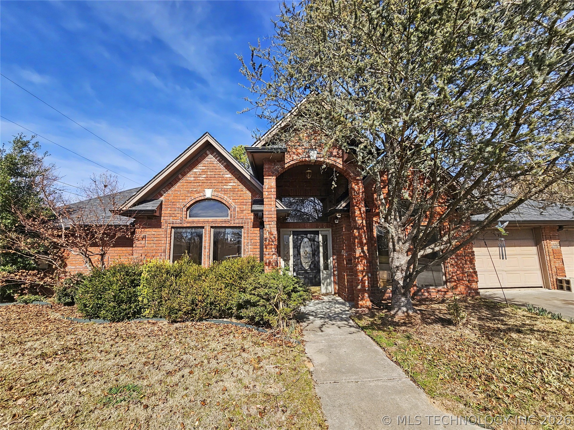 502 W 3rd Place Property Photo 3