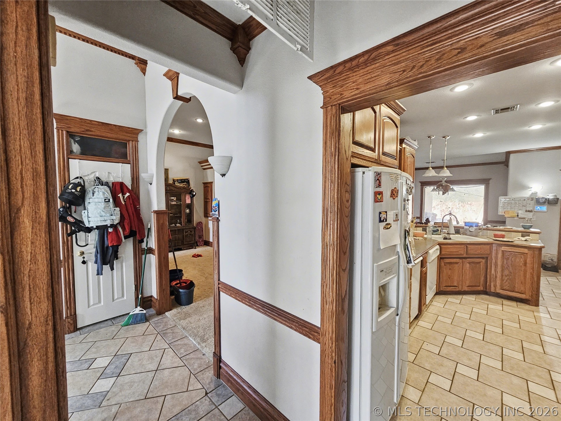 502 W 3rd Place Property Photo 9