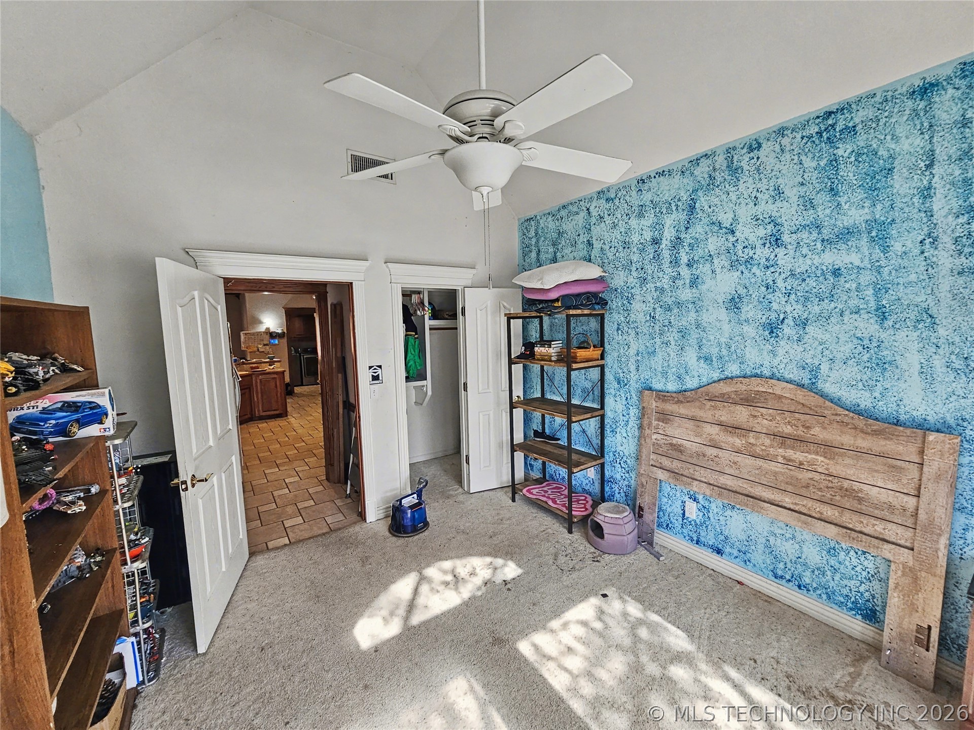 502 W 3rd Place Property Photo 10