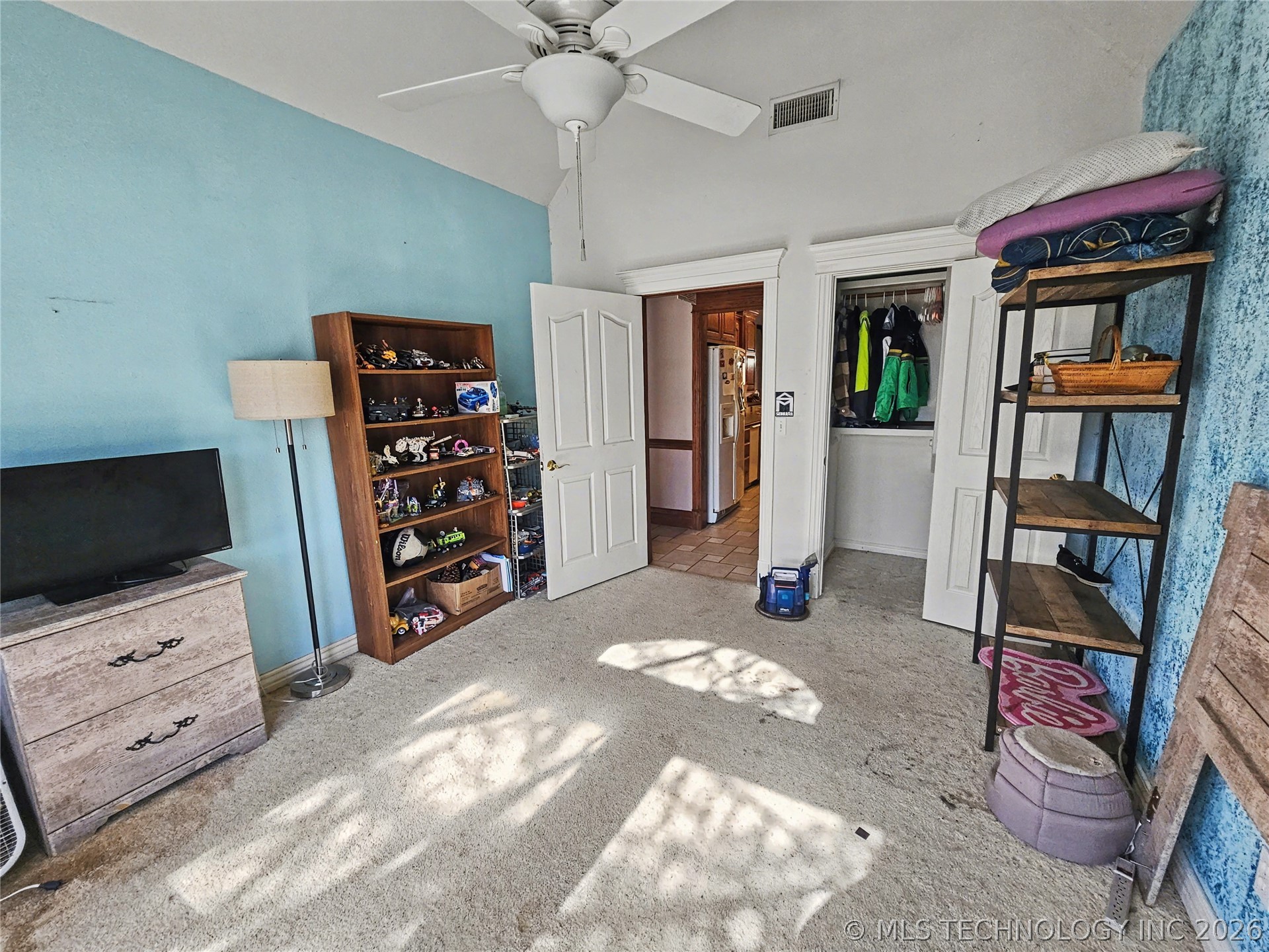 502 W 3rd Place Property Photo 11