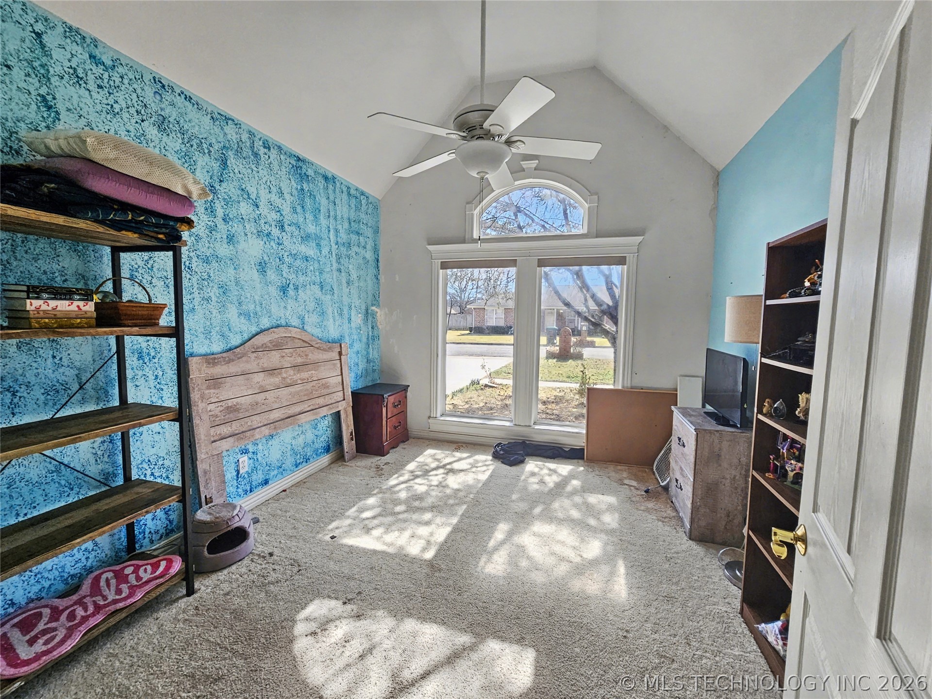 502 W 3rd Place Property Photo 12