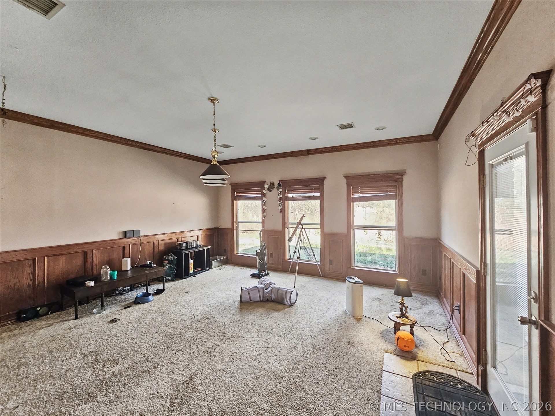 502 W 3rd Place Property Photo 45