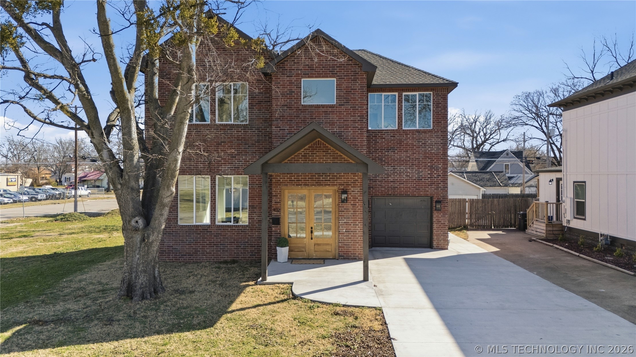 402 S Wyandotte Avenue Property Photo 1