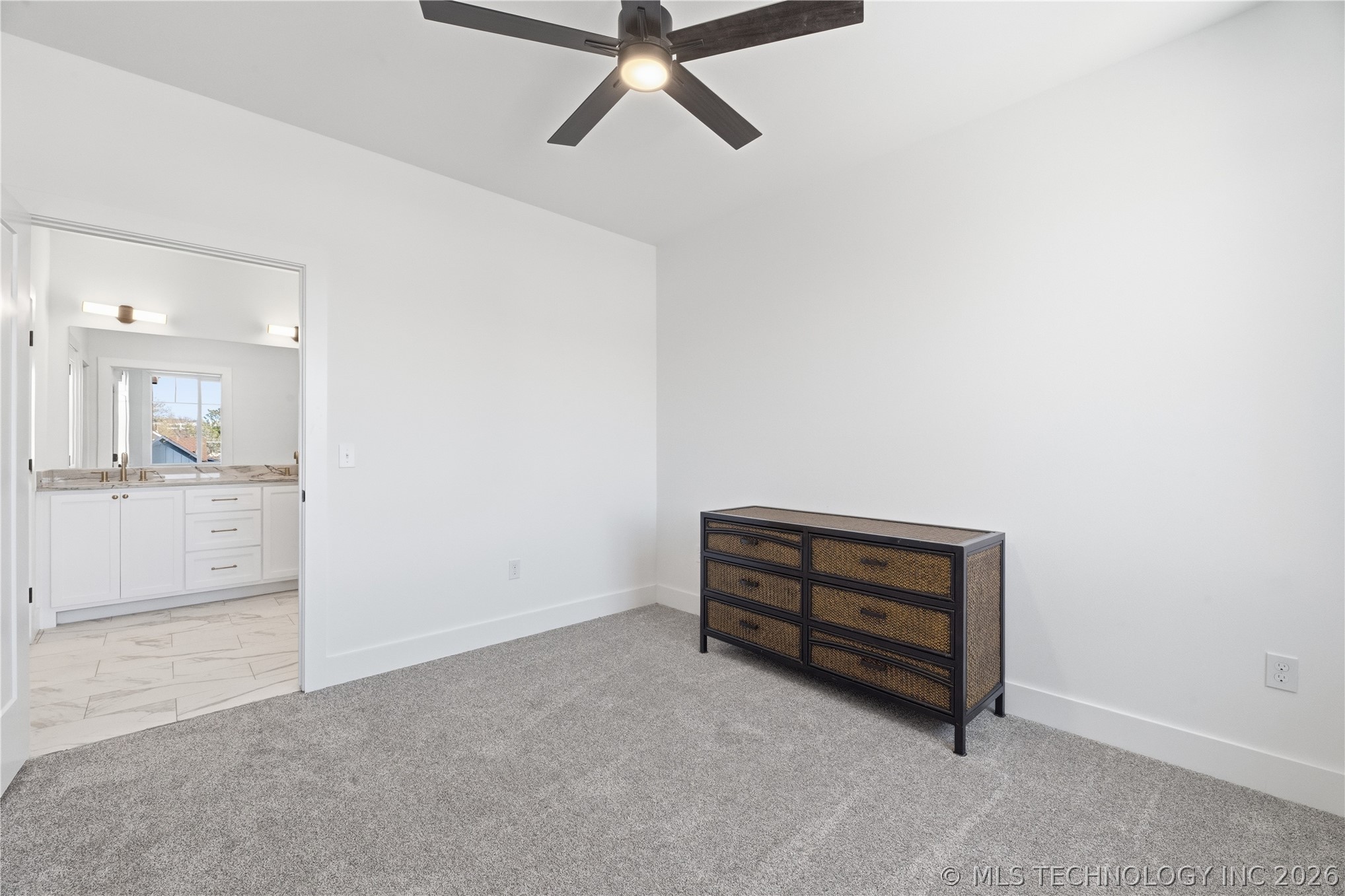 402 S Wyandotte Avenue Property Photo 21