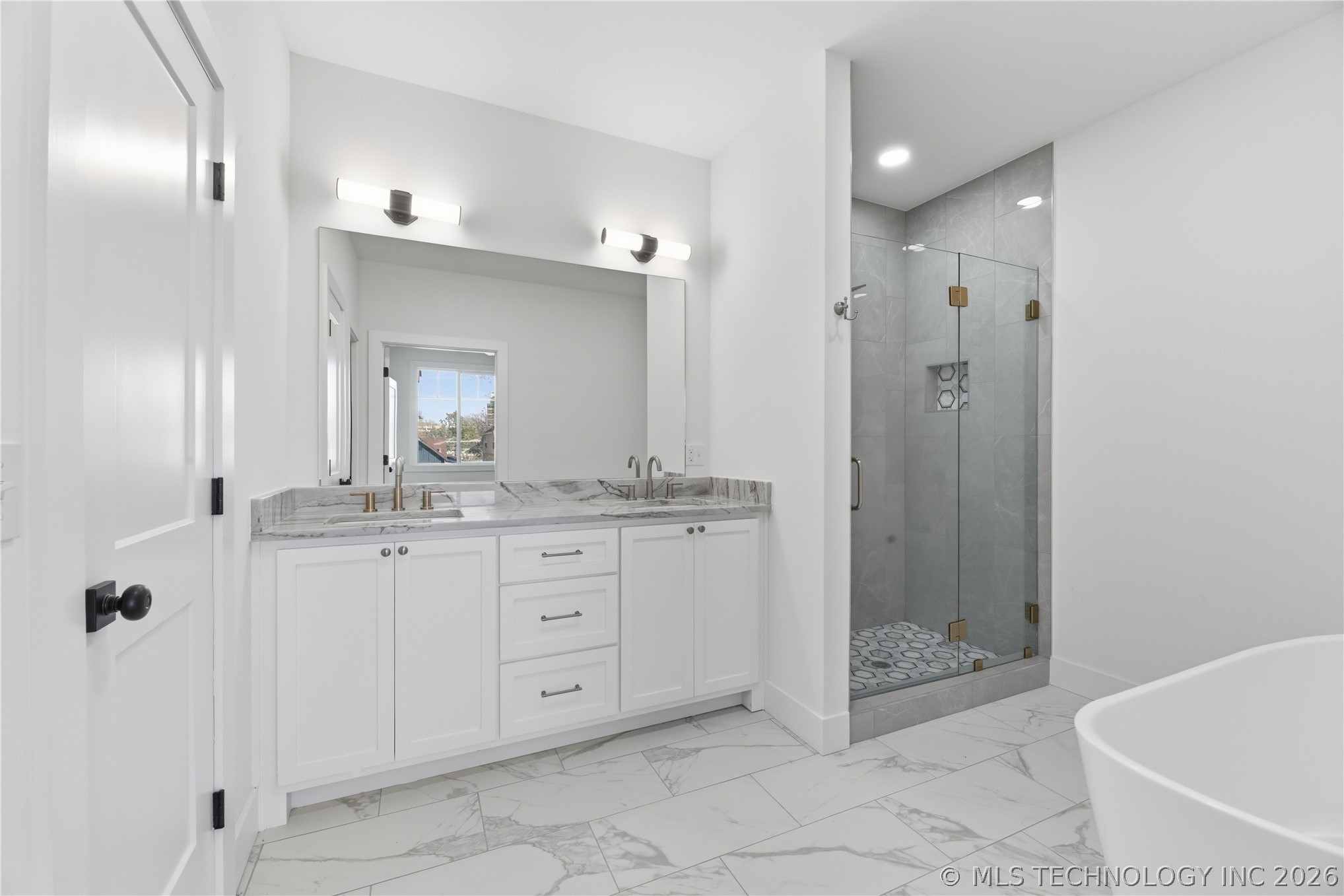 402 S Wyandotte Avenue Property Photo 23