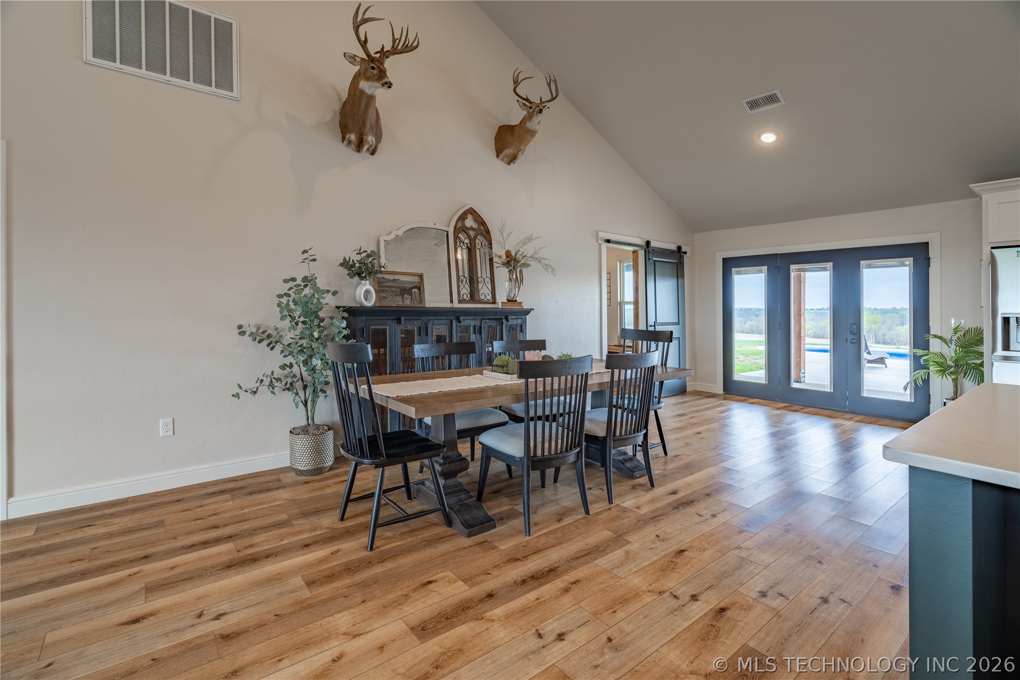 10189 Muncrief Road Property Photo 12