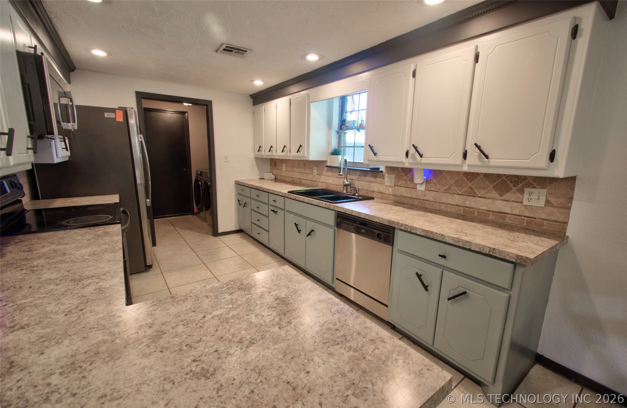 2940 N 17th Street West Property Photo 9