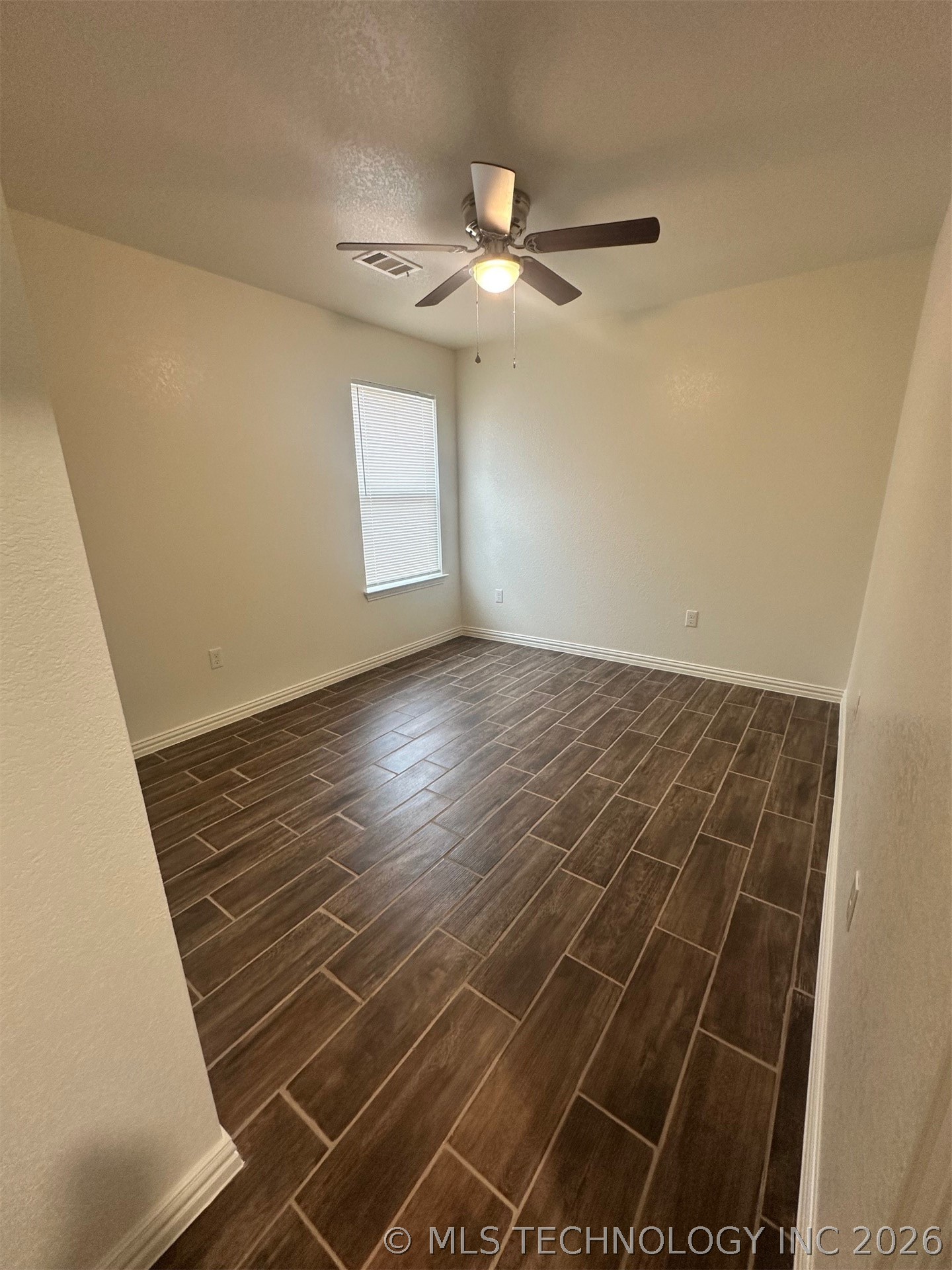 221 E Elm Street Property Photo 17