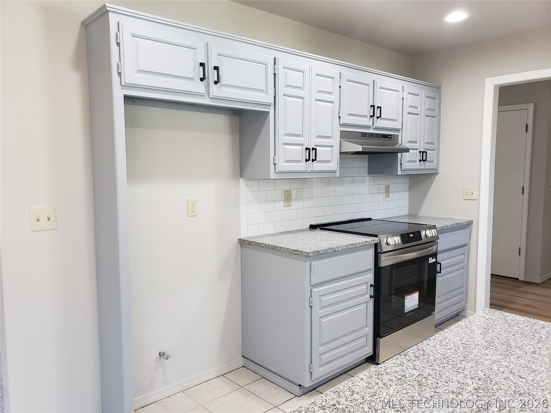 9225 S 91st East Avenue Property Photo 5