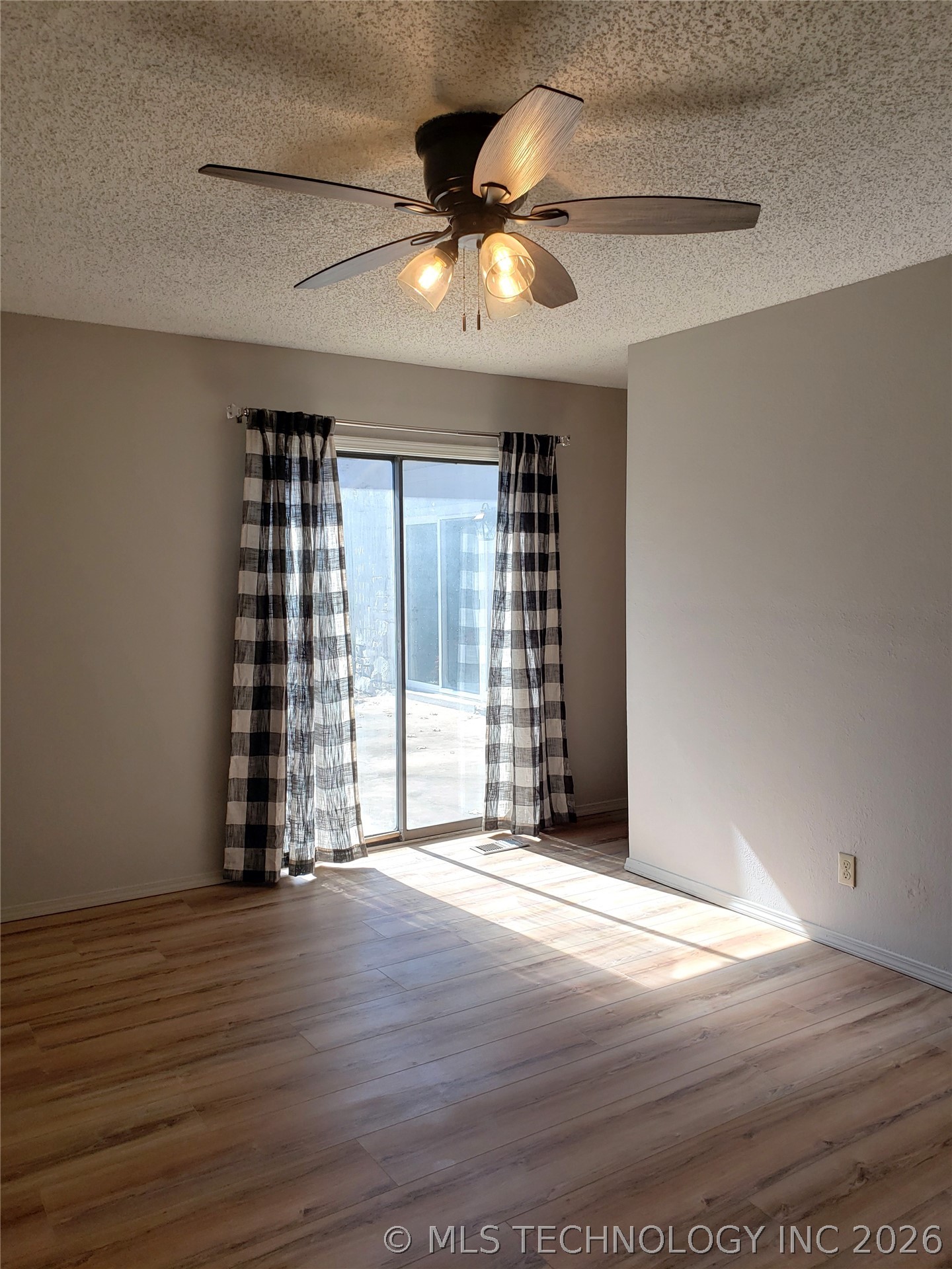 9225 S 91st East Avenue Property Photo 7