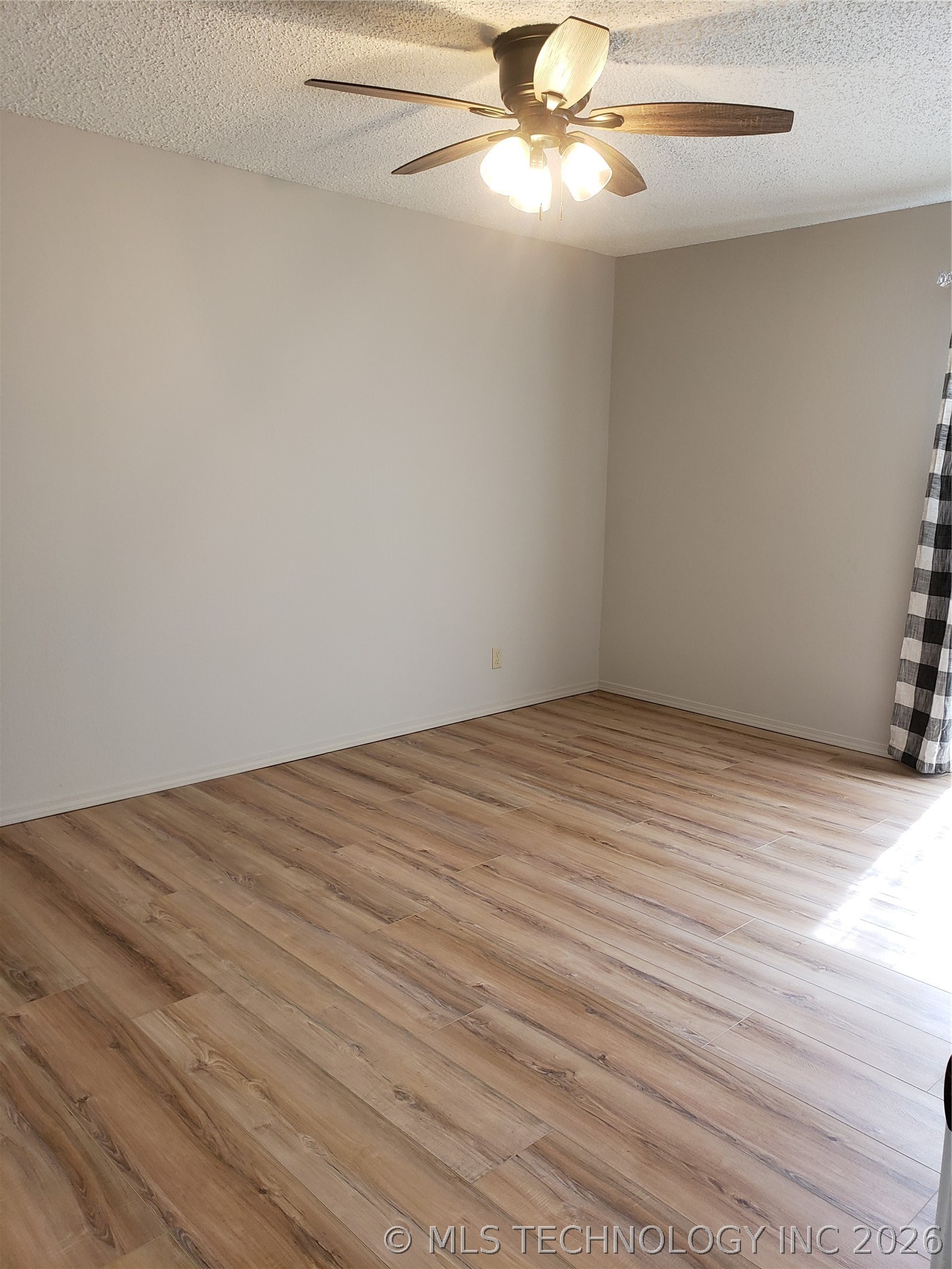 9225 S 91st East Avenue Property Photo 8